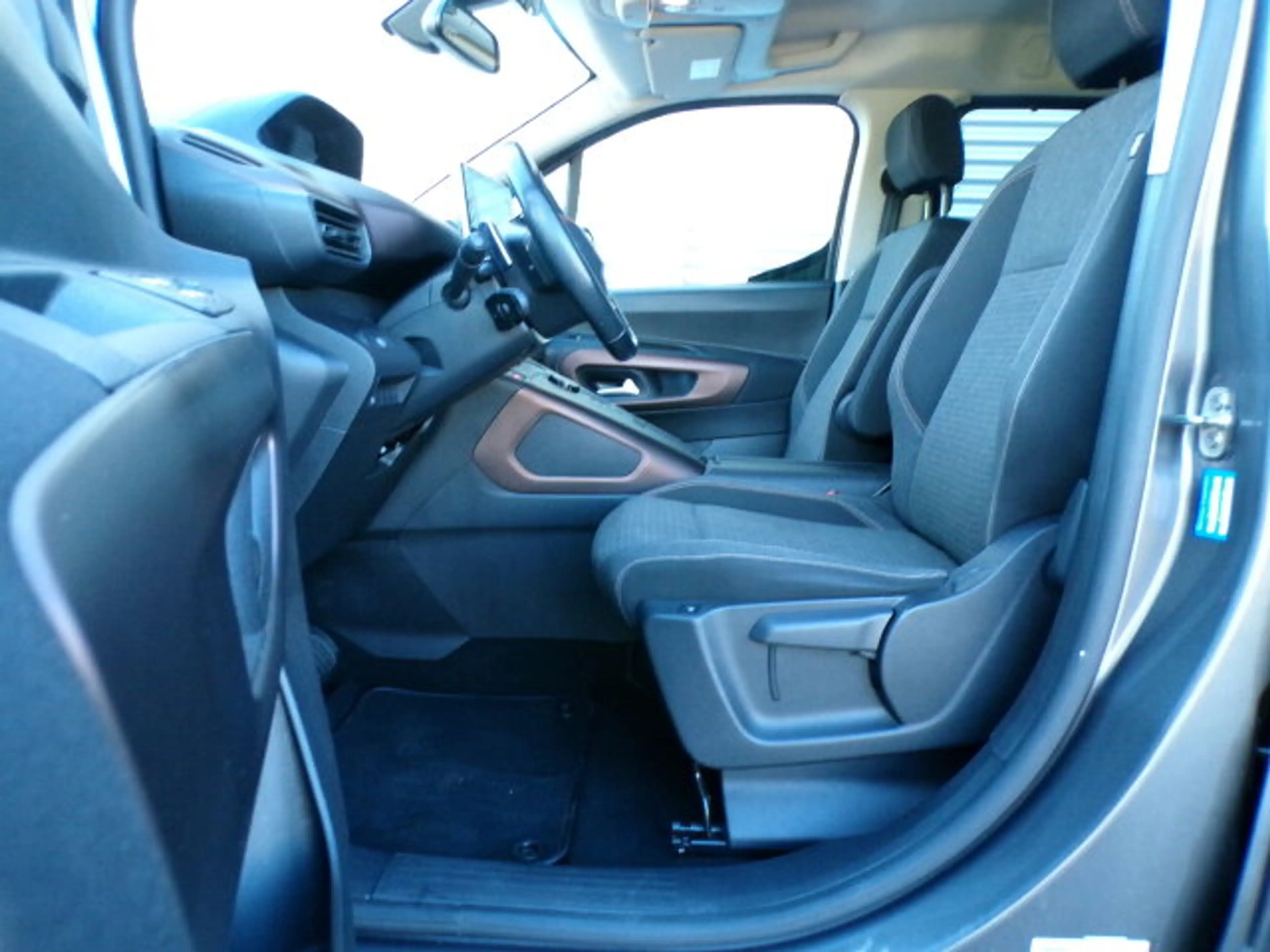 Peugeot Rifter Rifter 1.2 PureTech 130 Allure L2 Kamera/Navi/LM — photo 9