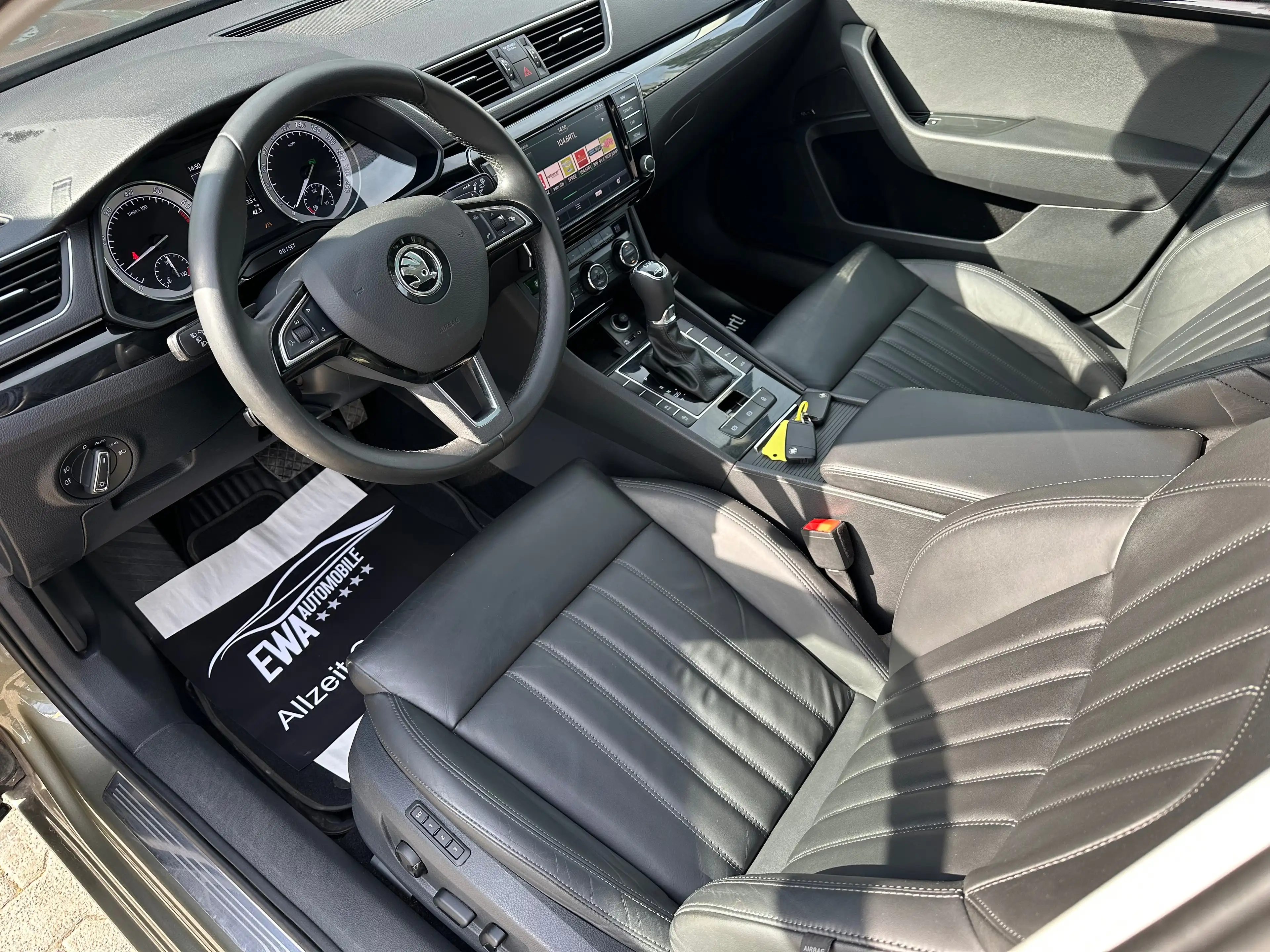 Skoda Superb L&K,PANORAMADACH,AUTOMATIK,49.000 KM,LEDER,1.HAND!!! — photo 14
