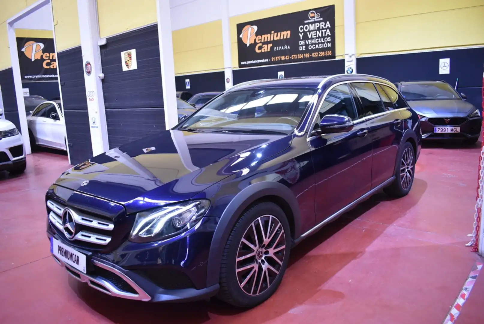 Mercedes-Benz E 220 Estate 220d 4Matic All-Terrain 9G-Tronic Blau - 1