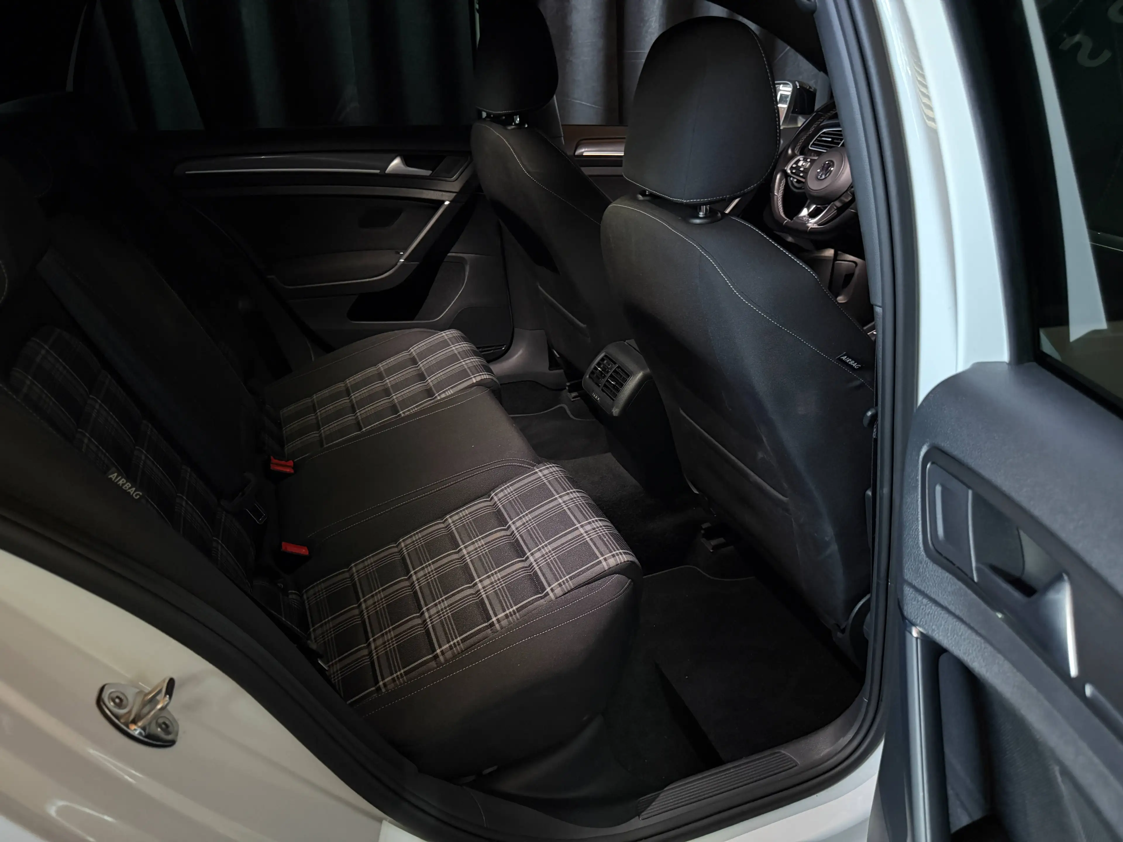 Volkswagen Golf GTD GTD BMT *VIRTUAL*LED*ACC*KAMERA*AHK* — photo 36