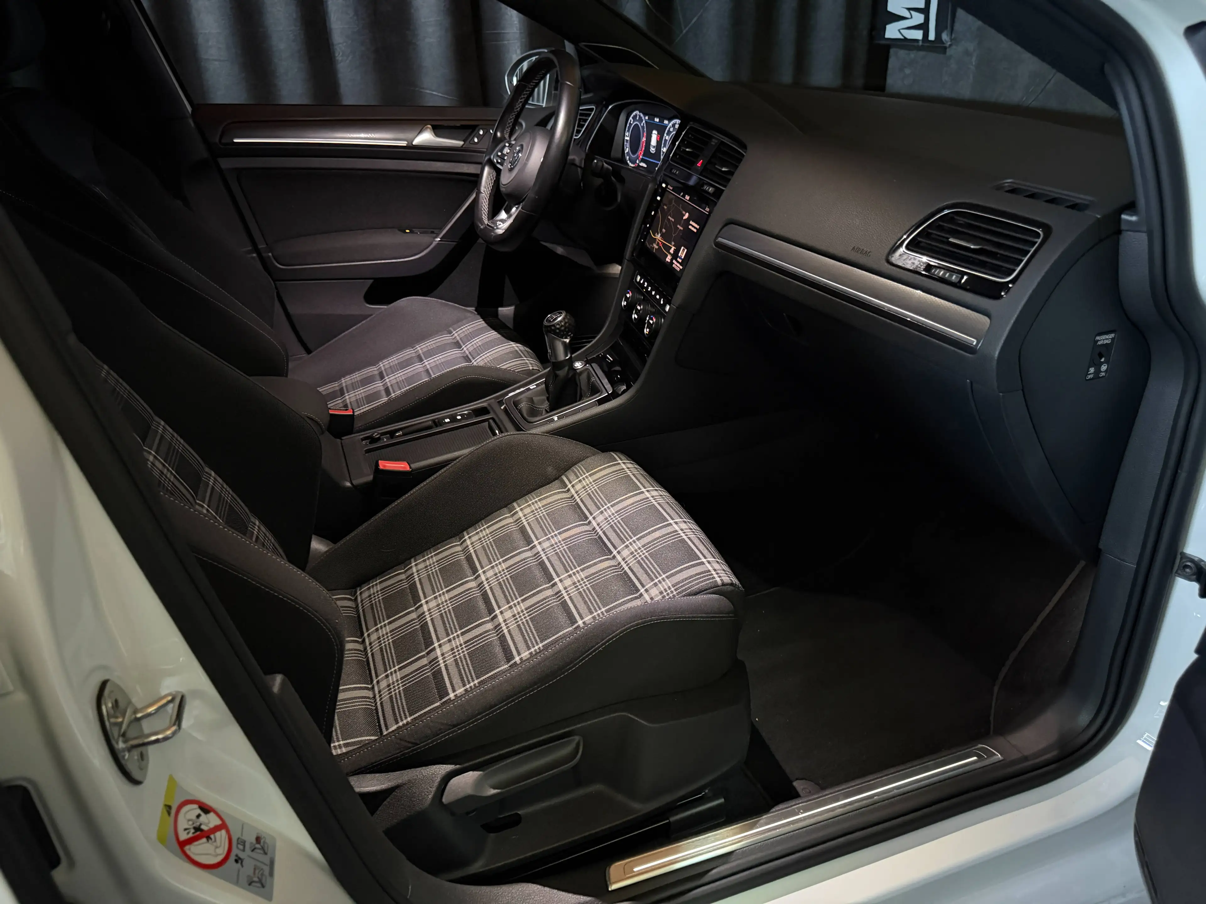 Volkswagen Golf GTD GTD BMT *VIRTUAL*LED*ACC*KAMERA*AHK* — photo 37