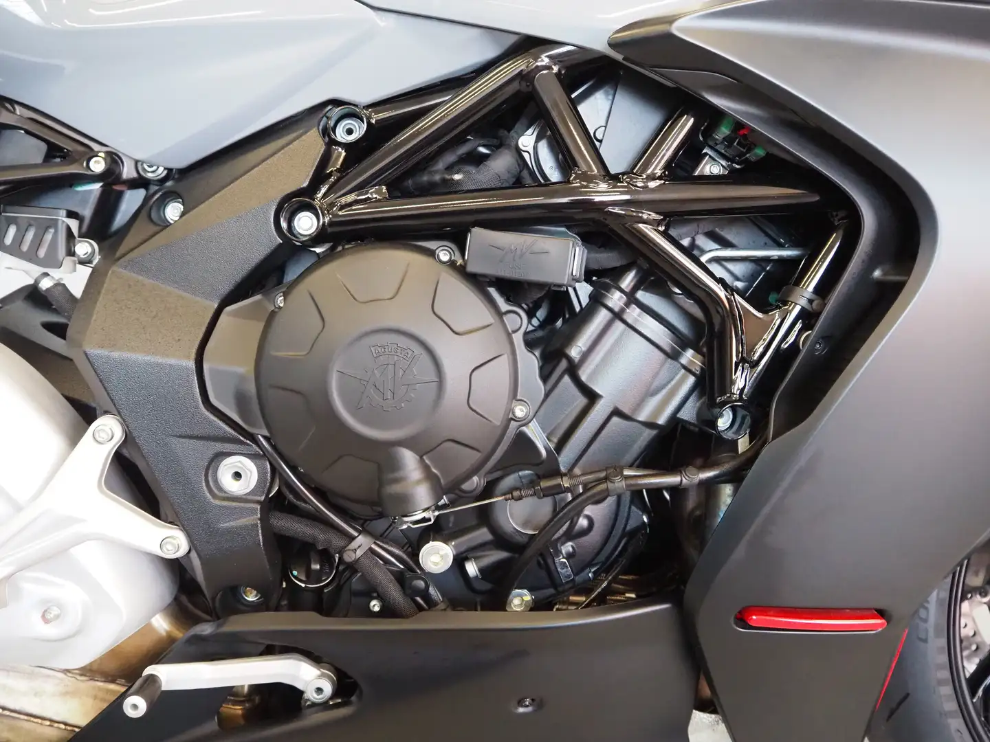 MV Agusta Superveloce 800 EAS ABS Gris - 2