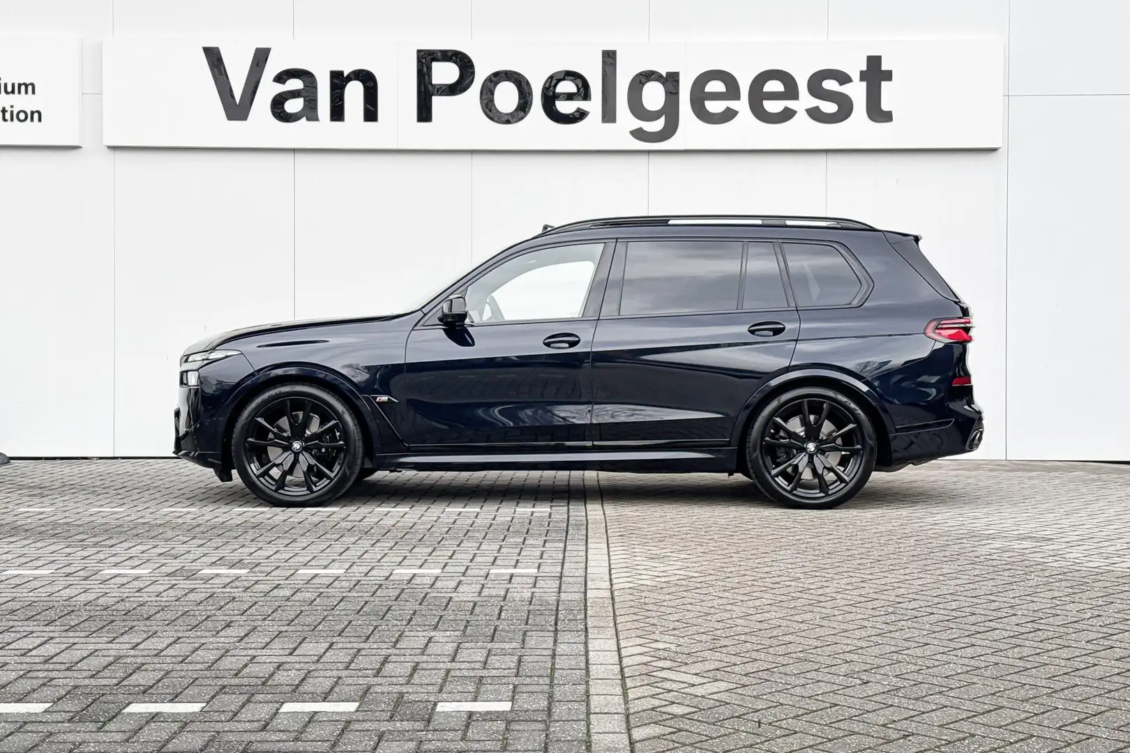 BMW X7 M60i xDrive Exclusive Pack | Panoramadak | Trekha Negru - 2