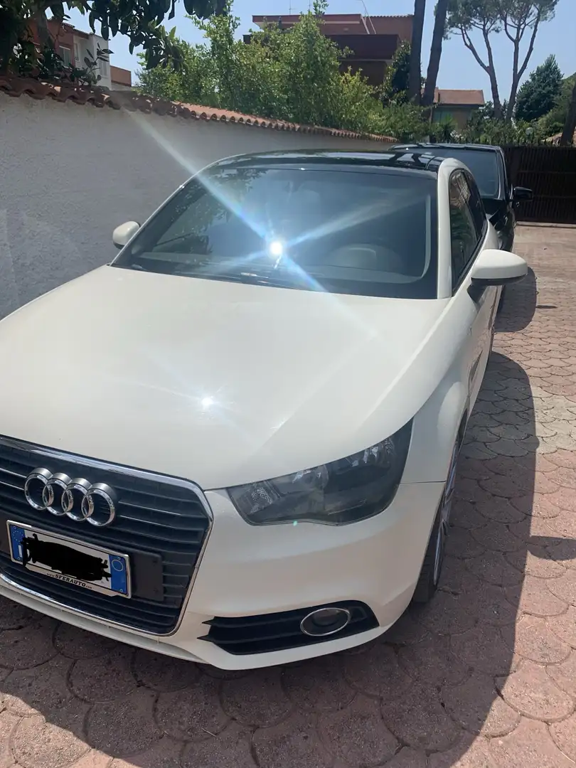 Audi A1 1.6 tdi Attraction 105cv - 1