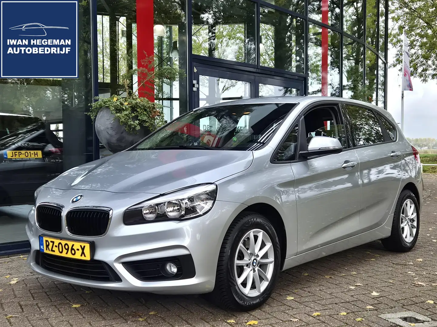 BMW 216 2-serie Active Tourer 216i | Navigatie | Parkeerse Grijs - 1