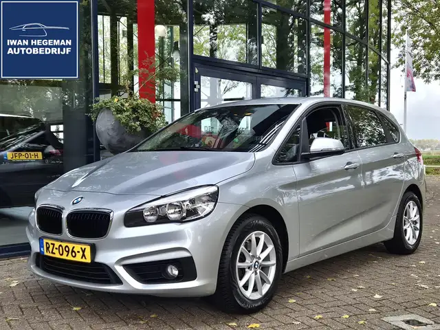 BMW 216 2-serie Active Tourer 216i | Navigatie | Parkeerse