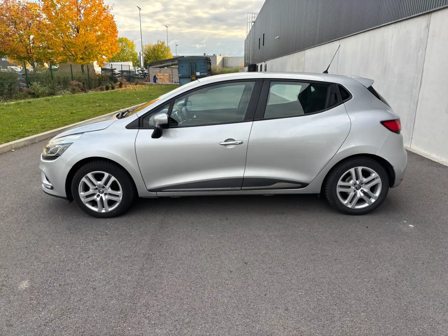 Renault Clio Zen Gris - 2