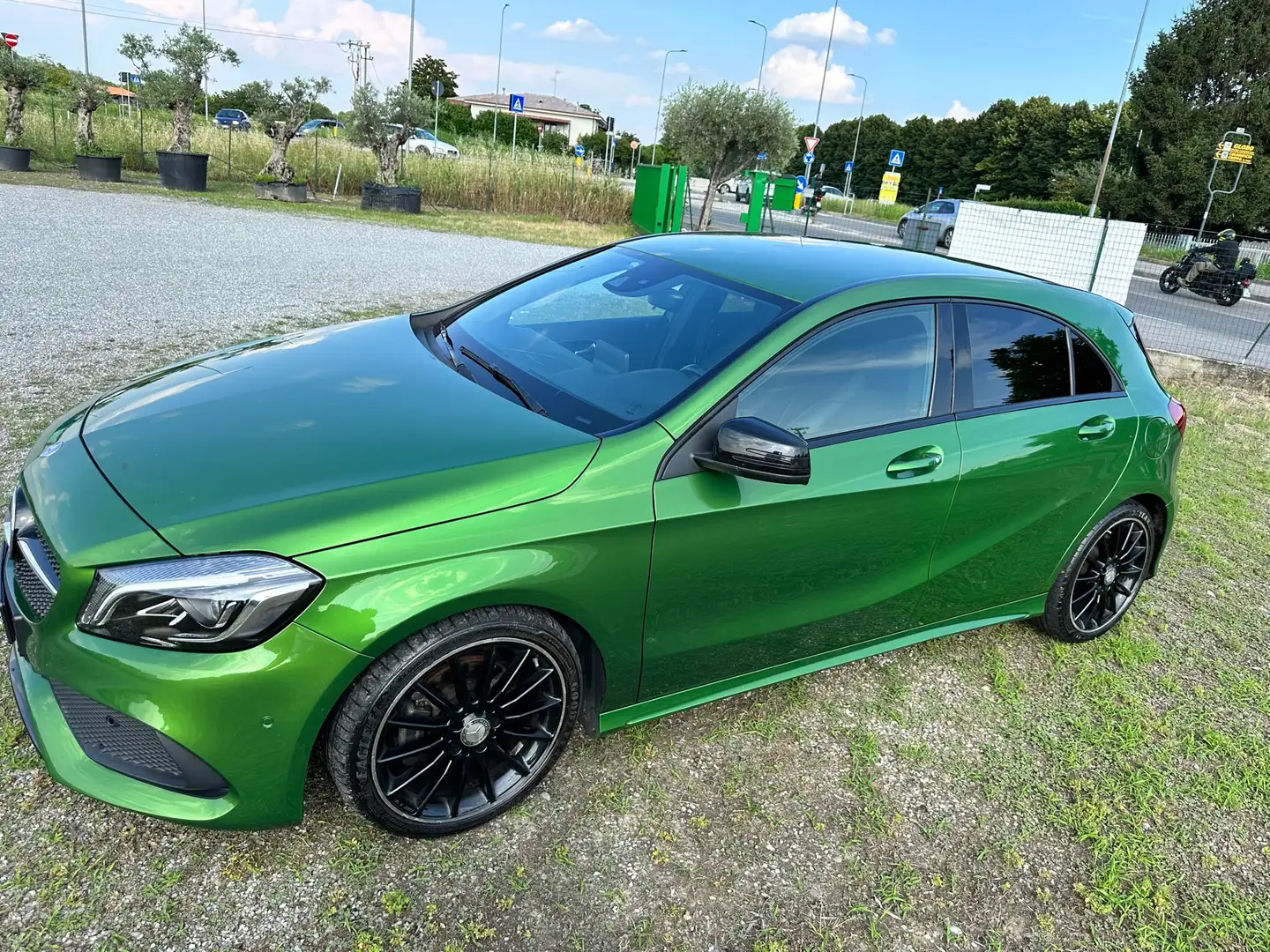 Mercedes-Benz A 180 Premium amg Зелений - 1