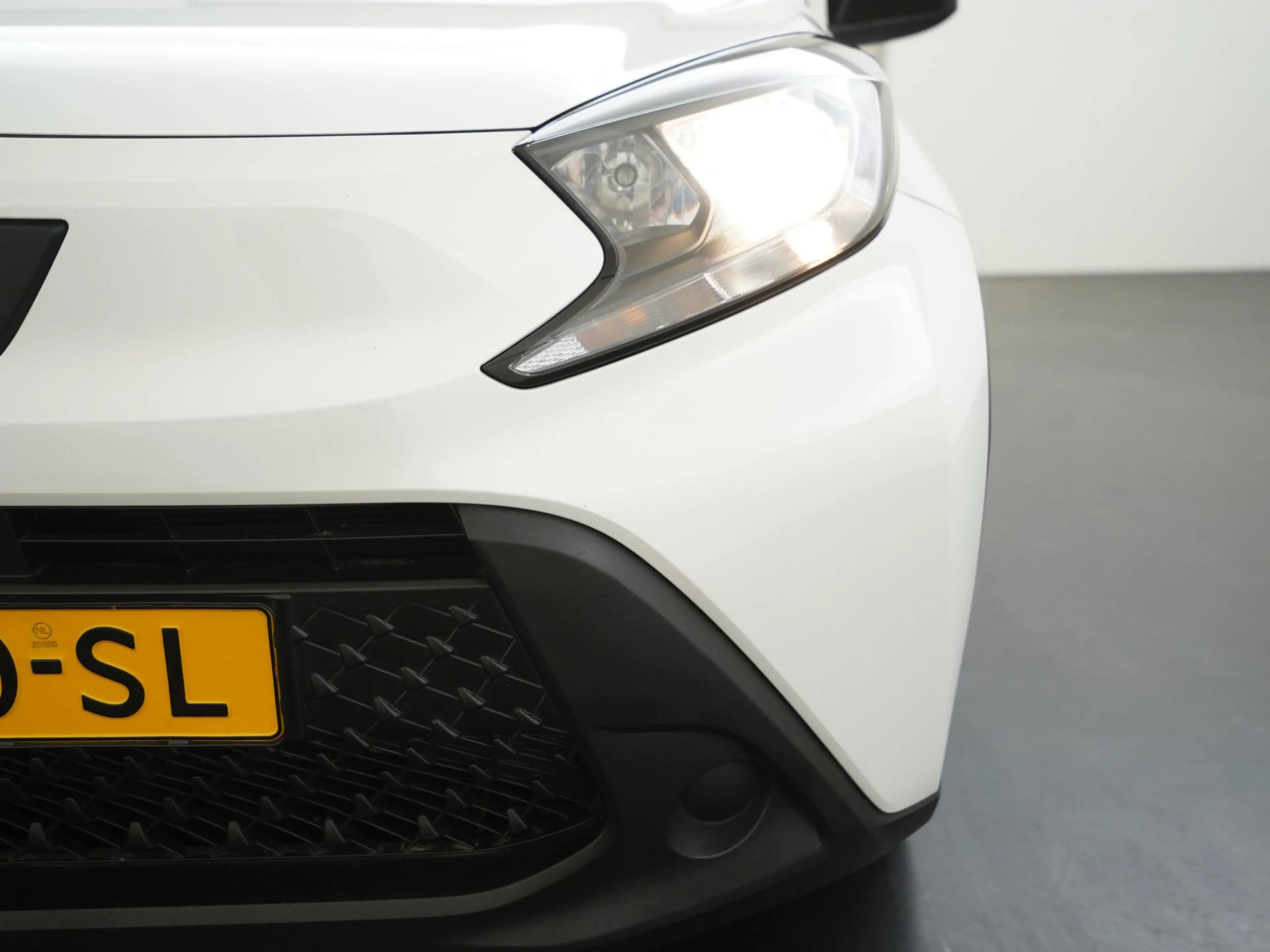 Toyota Aygo X 1.0 VVT-i MT Play | Camera | Apple/Android Carplay — photo 16