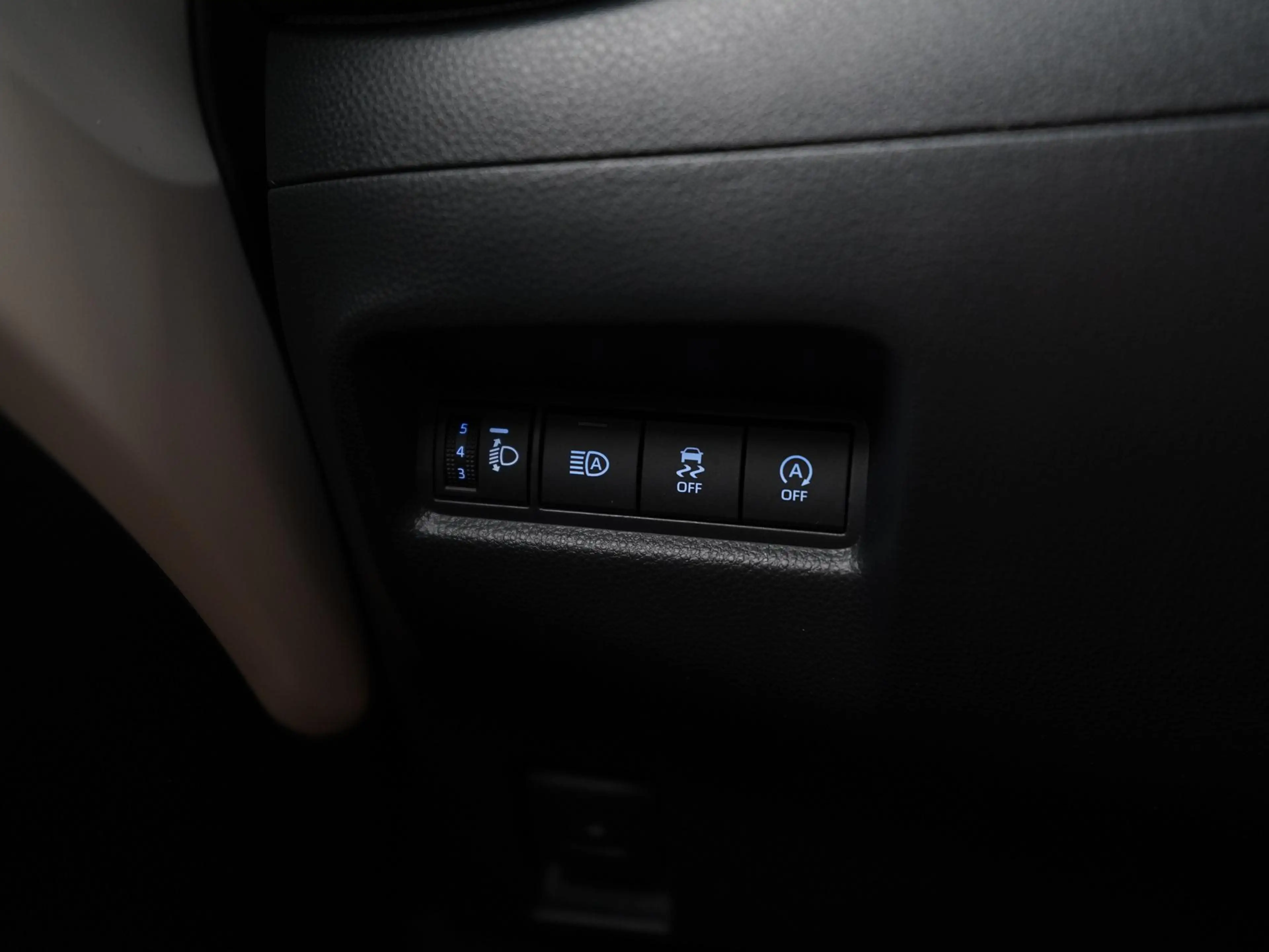 Toyota Aygo X 1.0 VVT-i MT Play | Camera | Apple/Android Carplay — photo 25