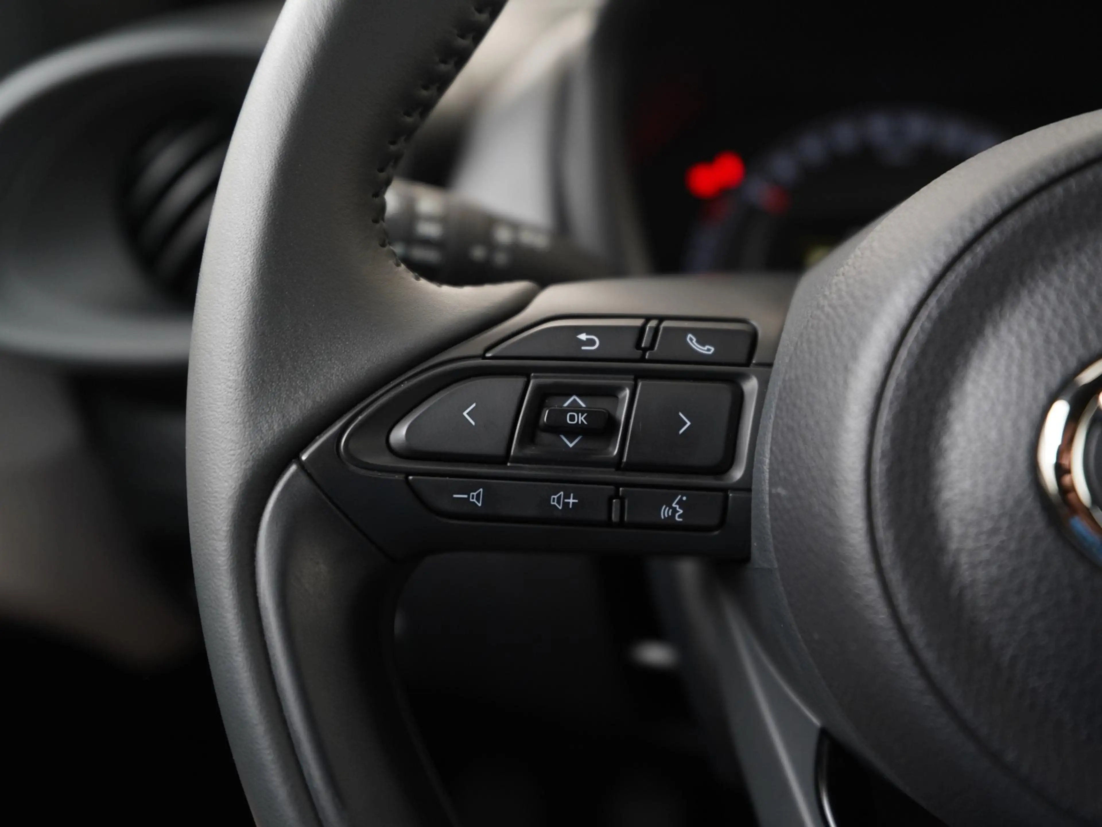 Toyota Aygo X 1.0 VVT-i MT Play | Camera | Apple/Android Carplay — photo 7