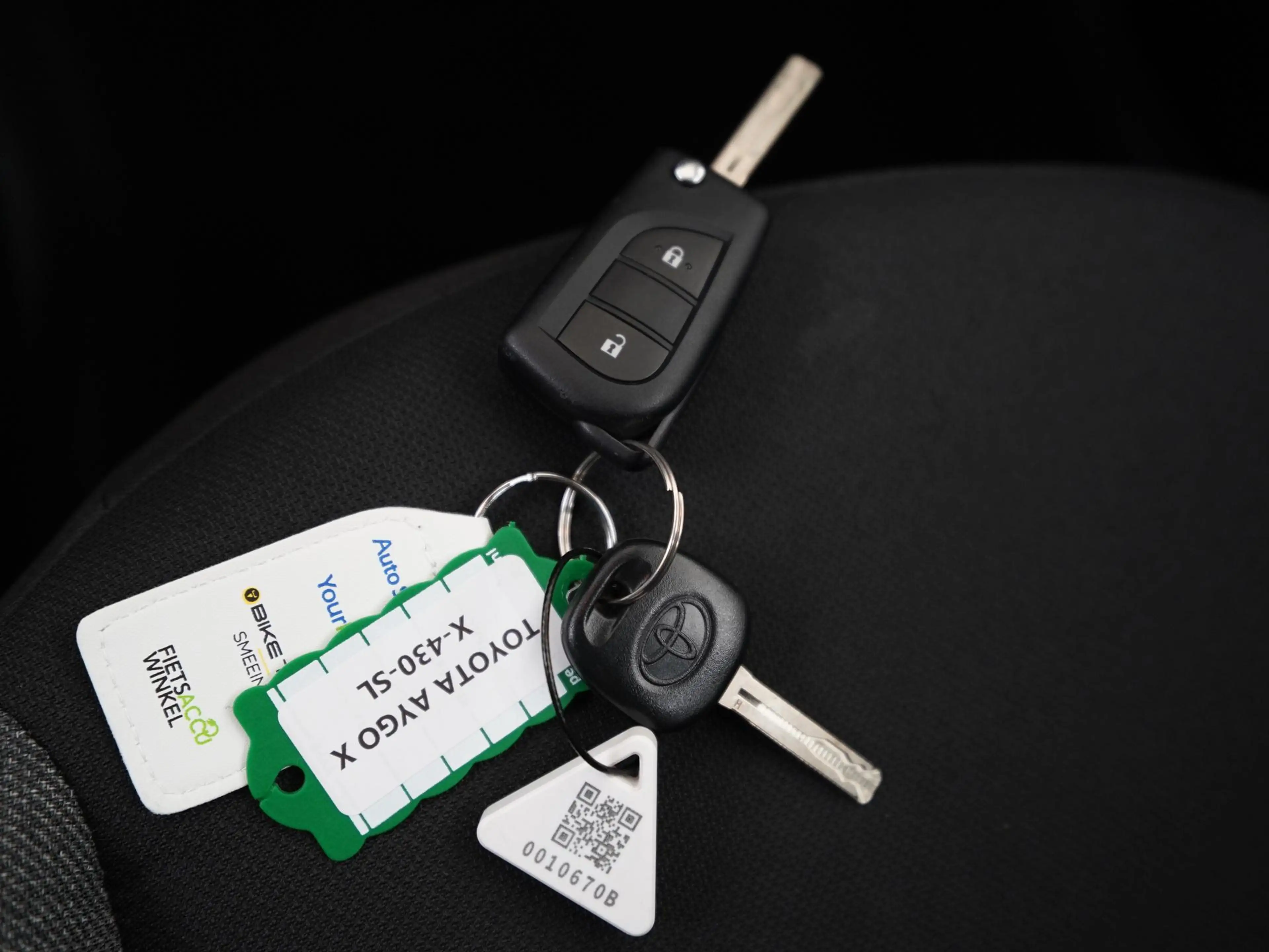 Toyota Aygo X 1.0 VVT-i MT Play | Camera | Apple/Android Carplay — photo 26
