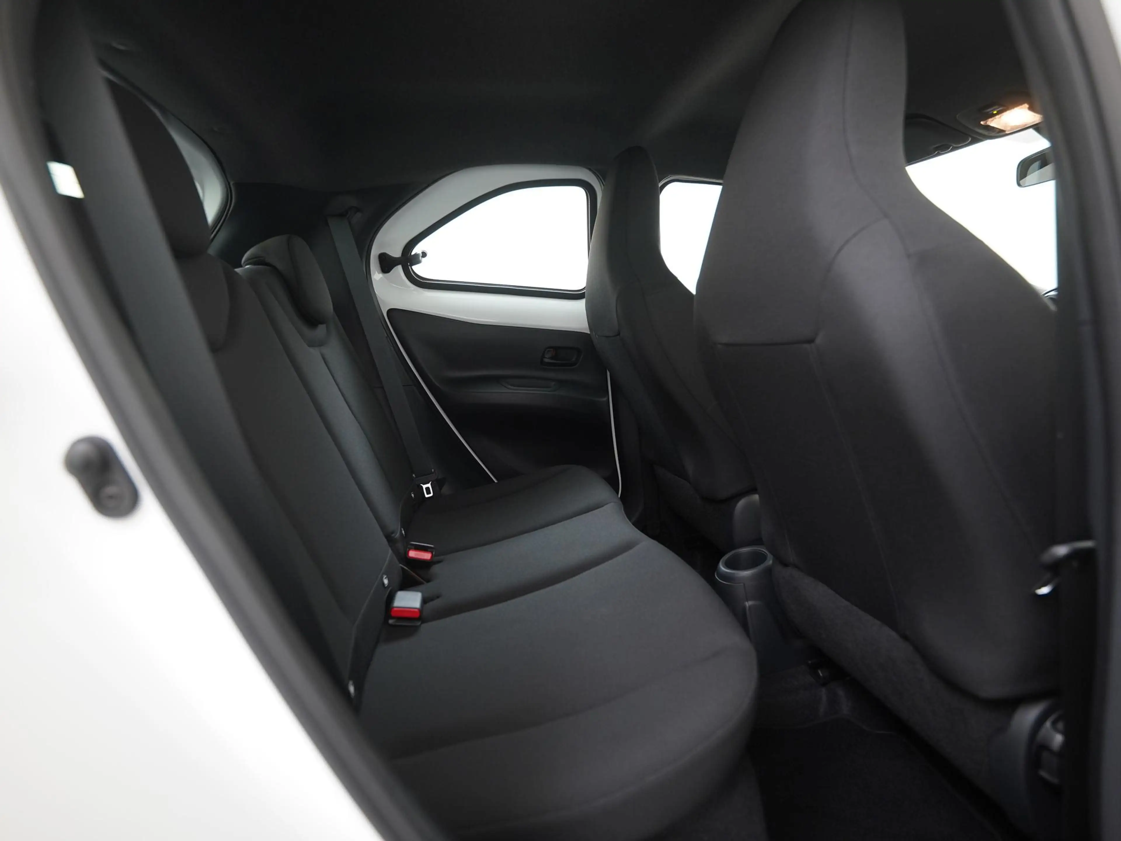Toyota Aygo X 1.0 VVT-i MT Play | Camera | Apple/Android Carplay — photo 19
