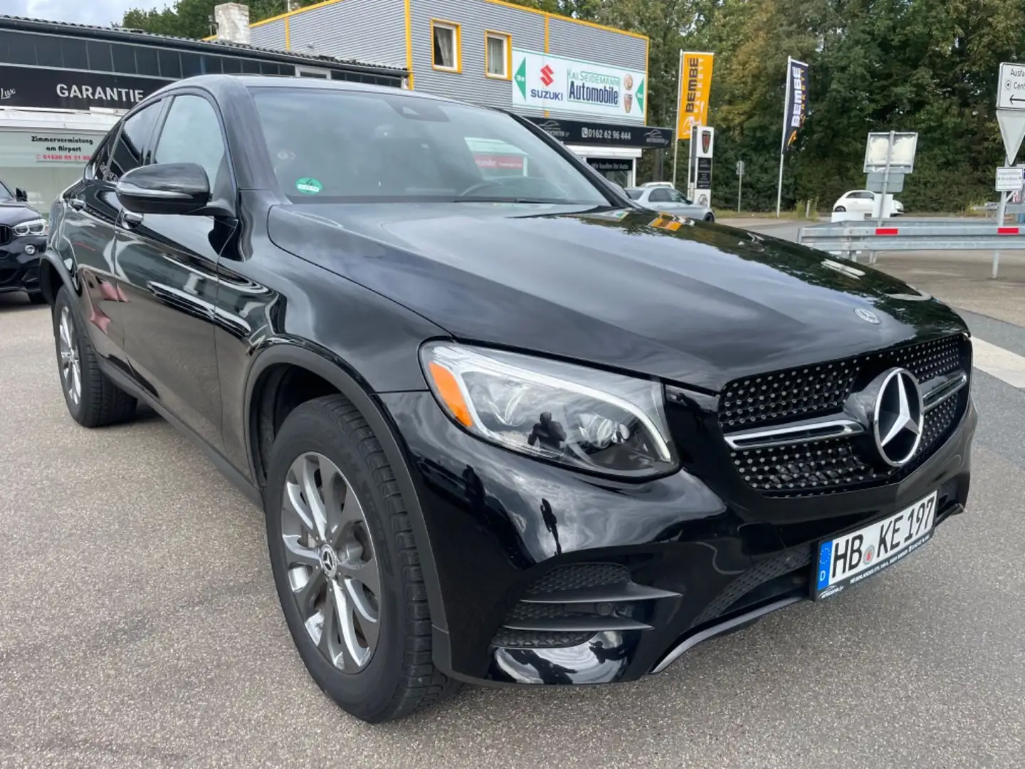 Mercedes-Benz GLC 300 Coupe  4Matic AMG Line Burmester Schwarz - 2