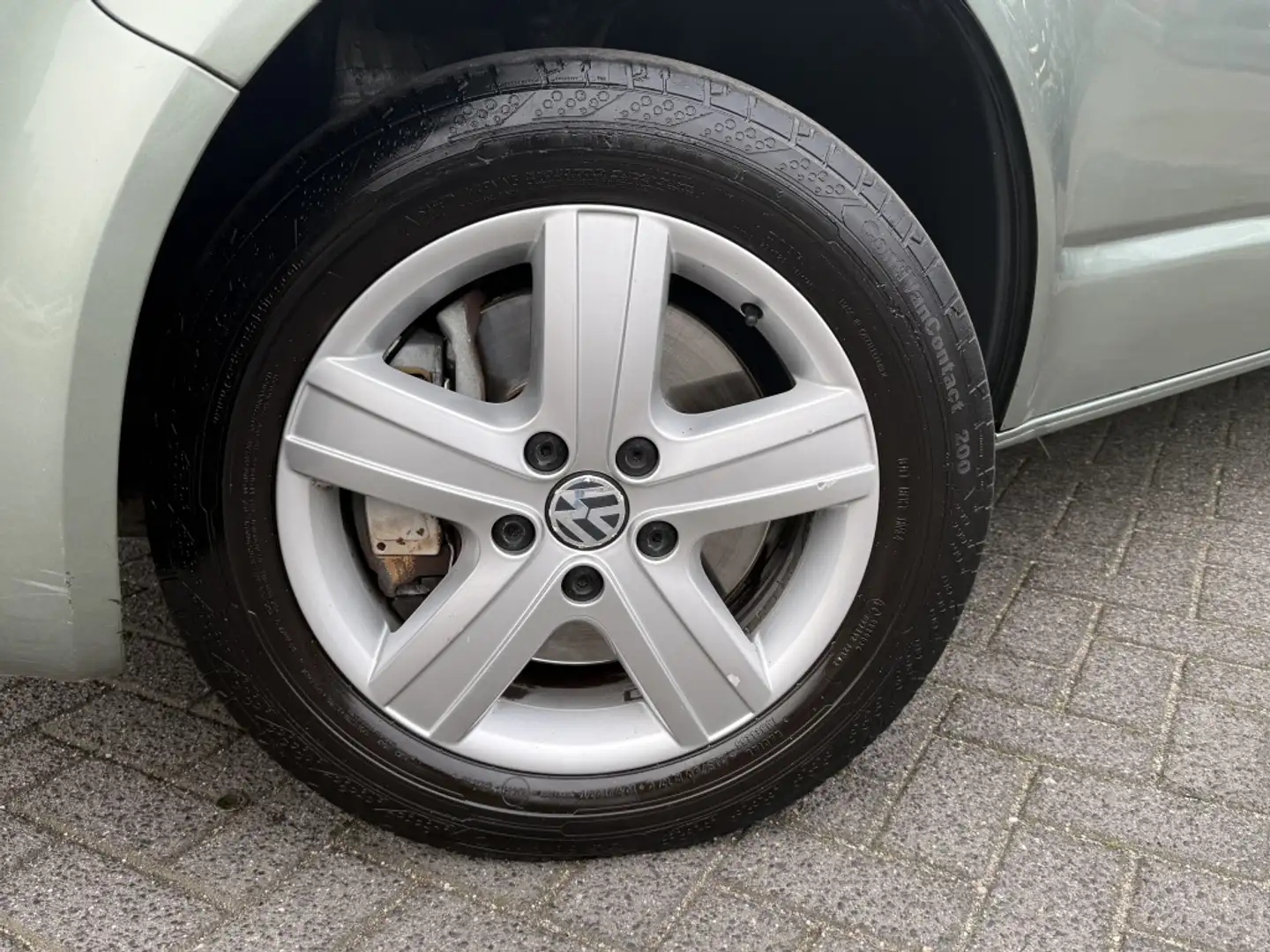 Volkswagen Transporter 2.0 TDI L2H1 Com. DC Groen - 2