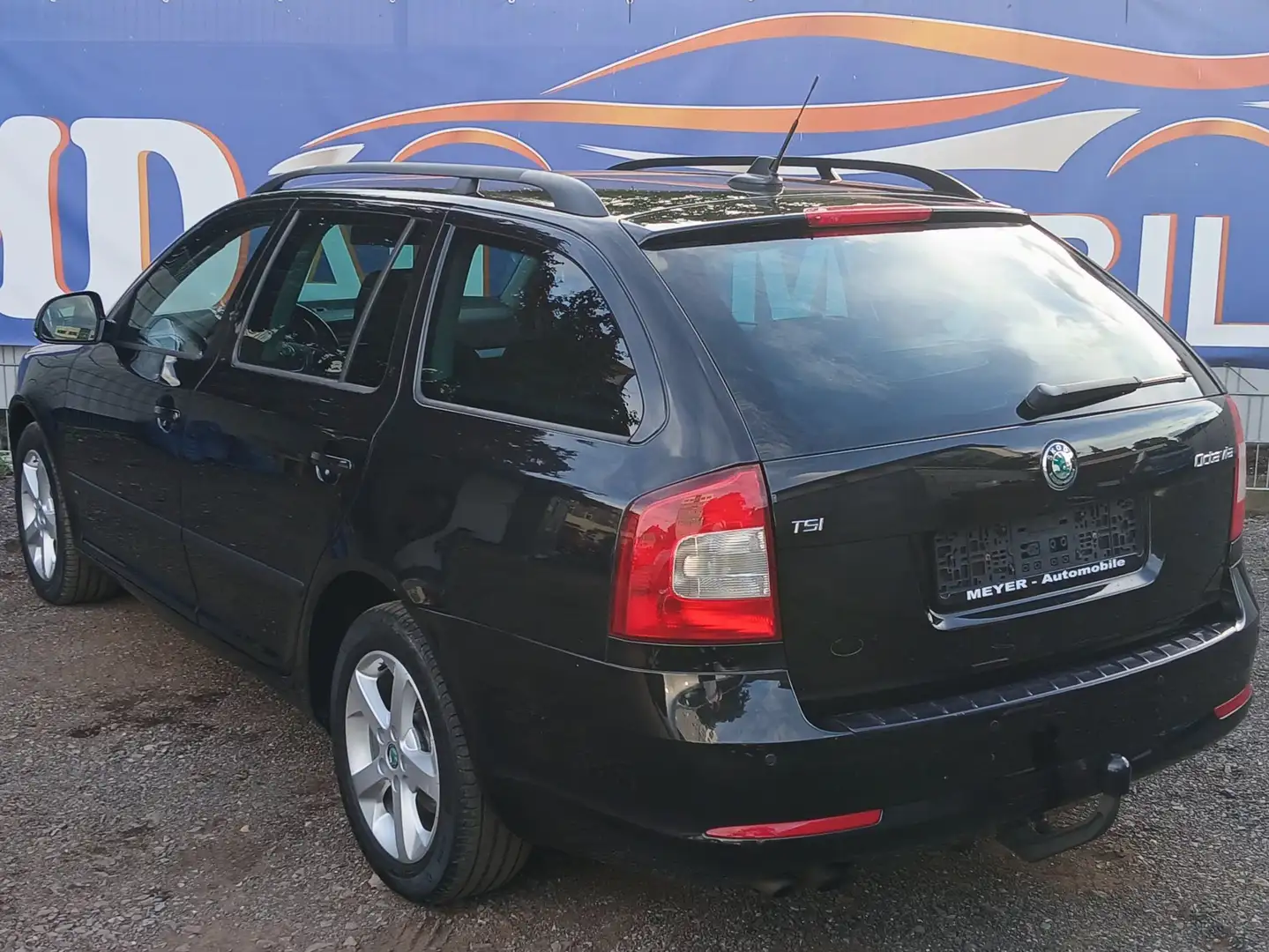 Skoda Octavia Family *DSG*AHK*NAVI*SHZ*KLIMA*HU/TÜV NEU* Schwarz - 2