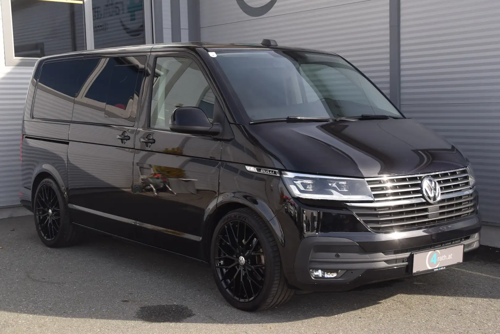 Volkswagen T6.1 Caravelle Caravelle T6.1 KR 2,0 TDI AHK/LED/ACC/RFK Schwarz - 2