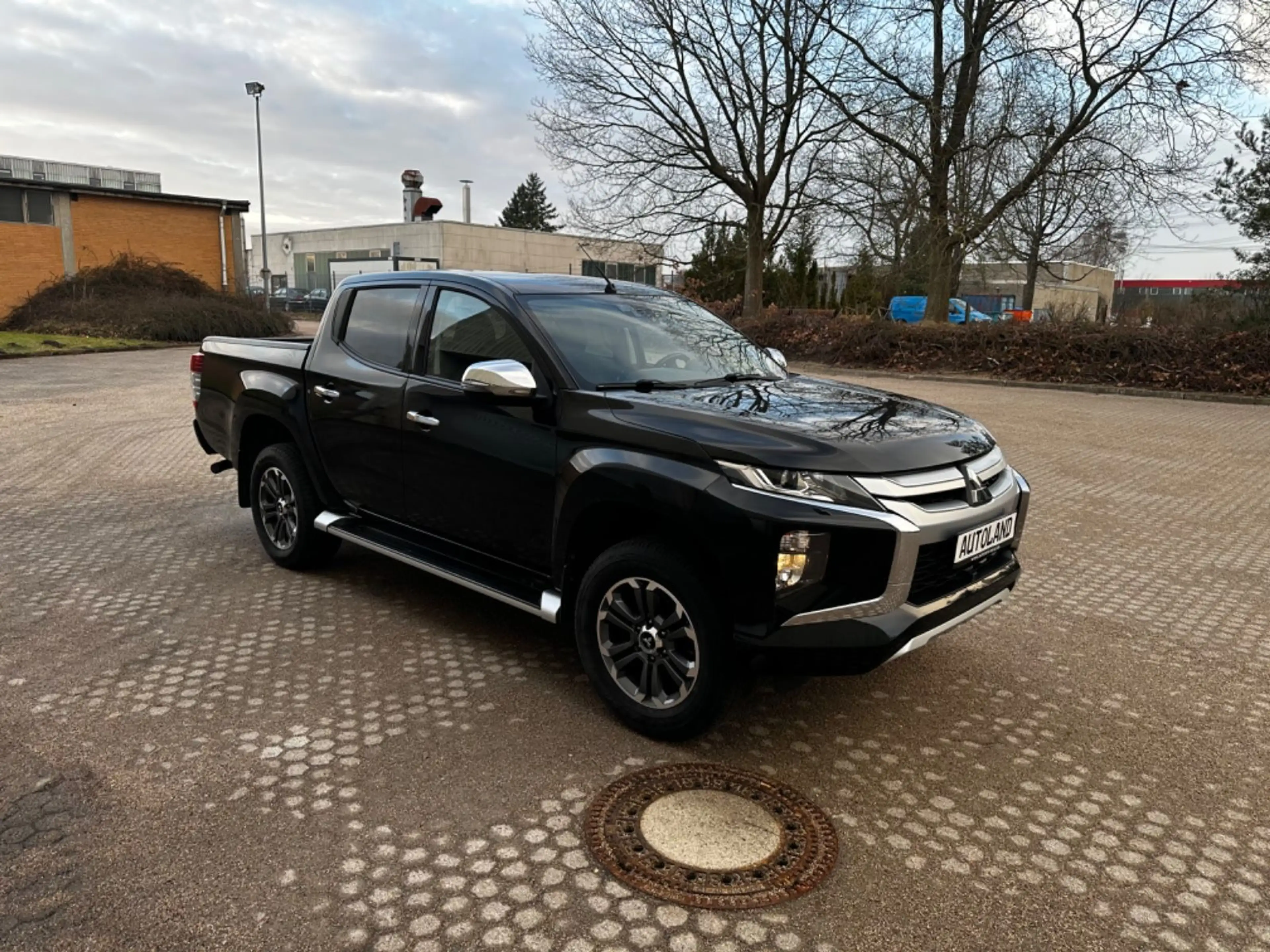Mitsubishi L200 Automat*Top Doppelkabine 4WD*360°Kam*AHK* — photo 4