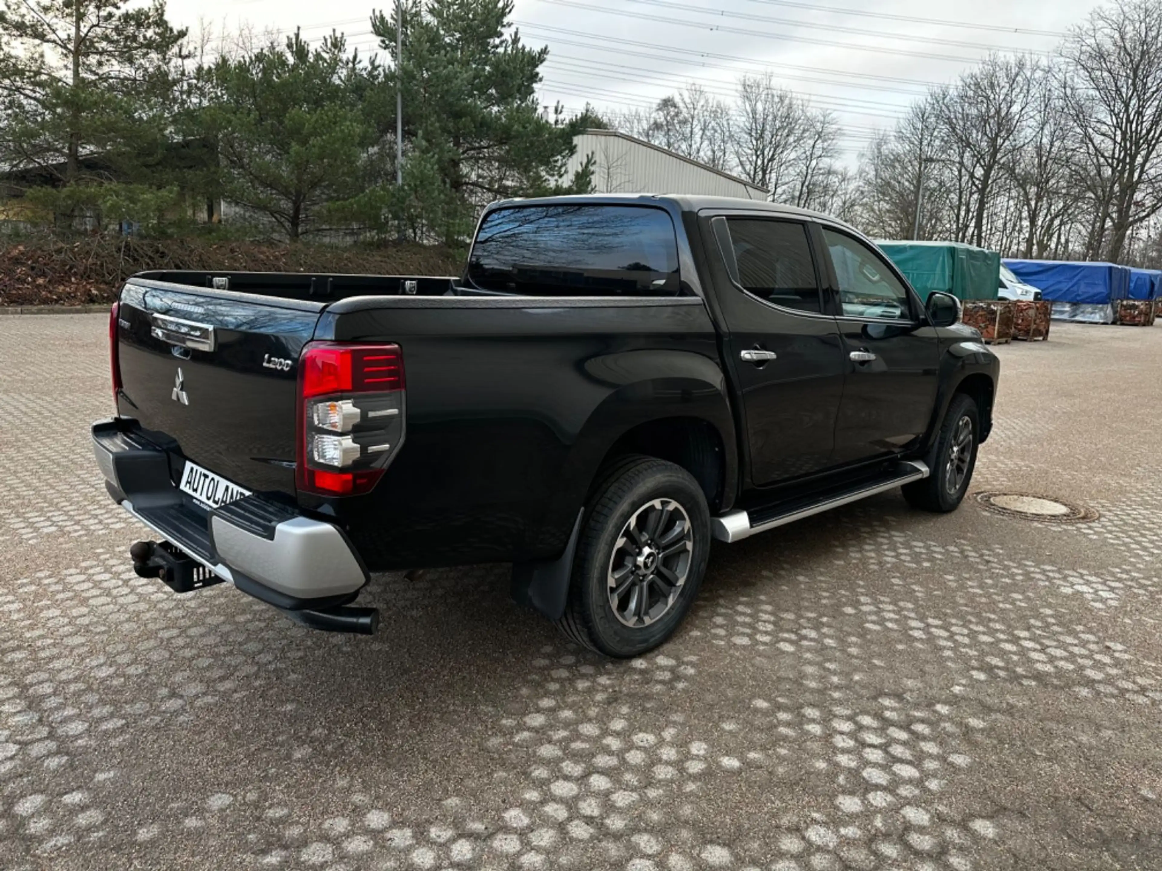 Mitsubishi L200 Automat*Top Doppelkabine 4WD*360°Kam*AHK* — photo 3