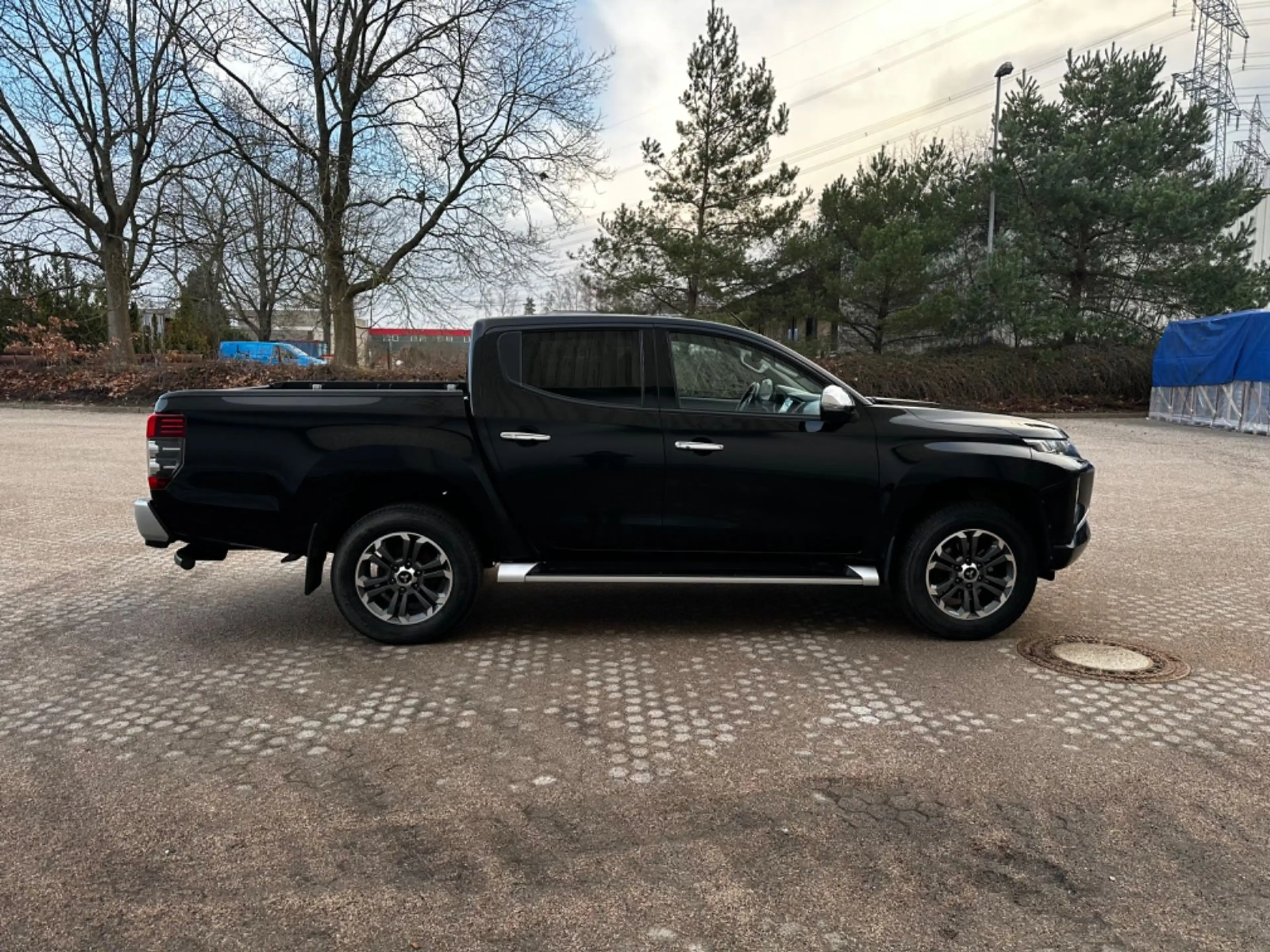 Mitsubishi L200 Automat*Top Doppelkabine 4WD*360°Kam*AHK* — photo 14