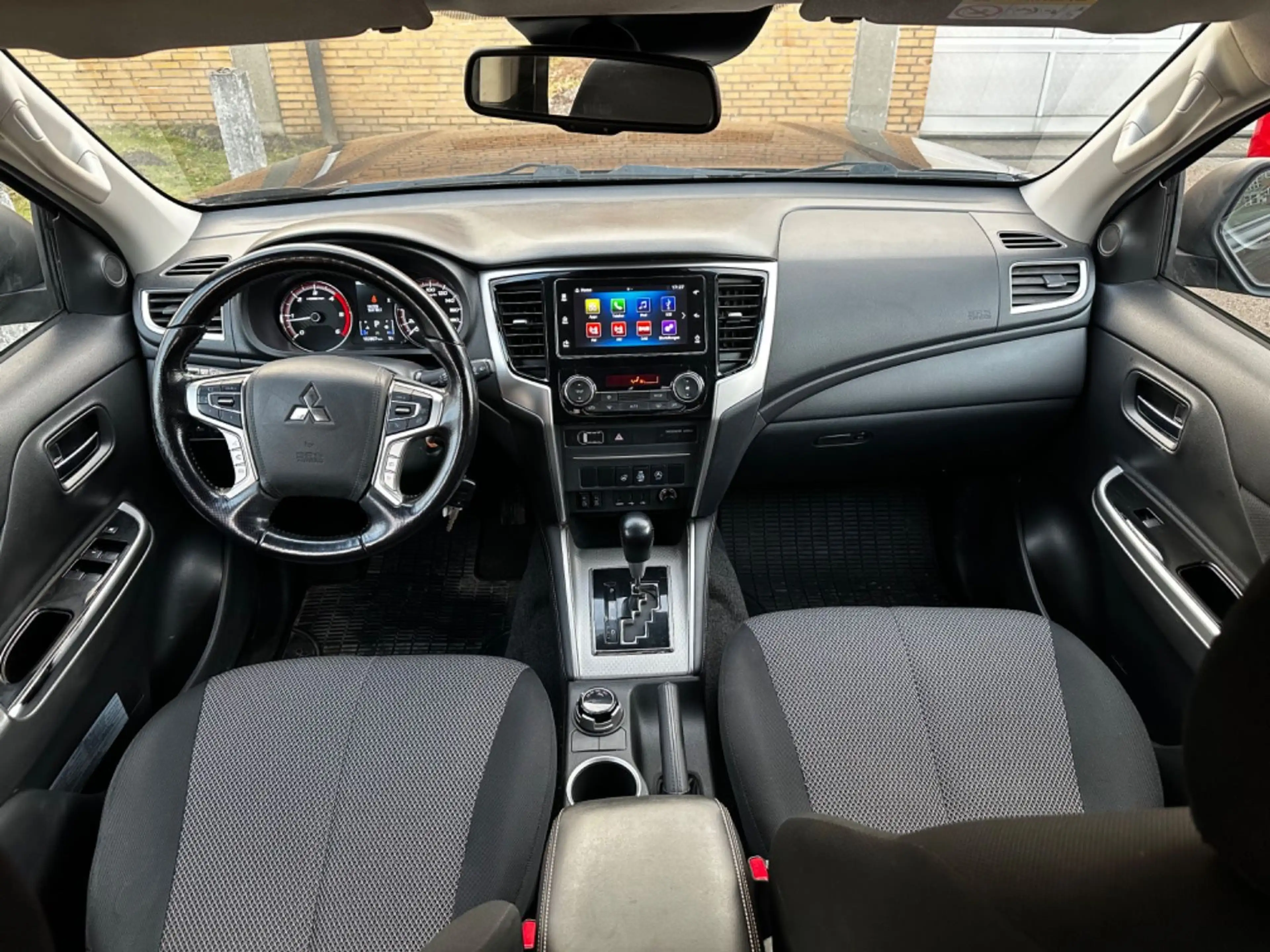 Mitsubishi L200 Automat*Top Doppelkabine 4WD*360°Kam*AHK* — photo 5