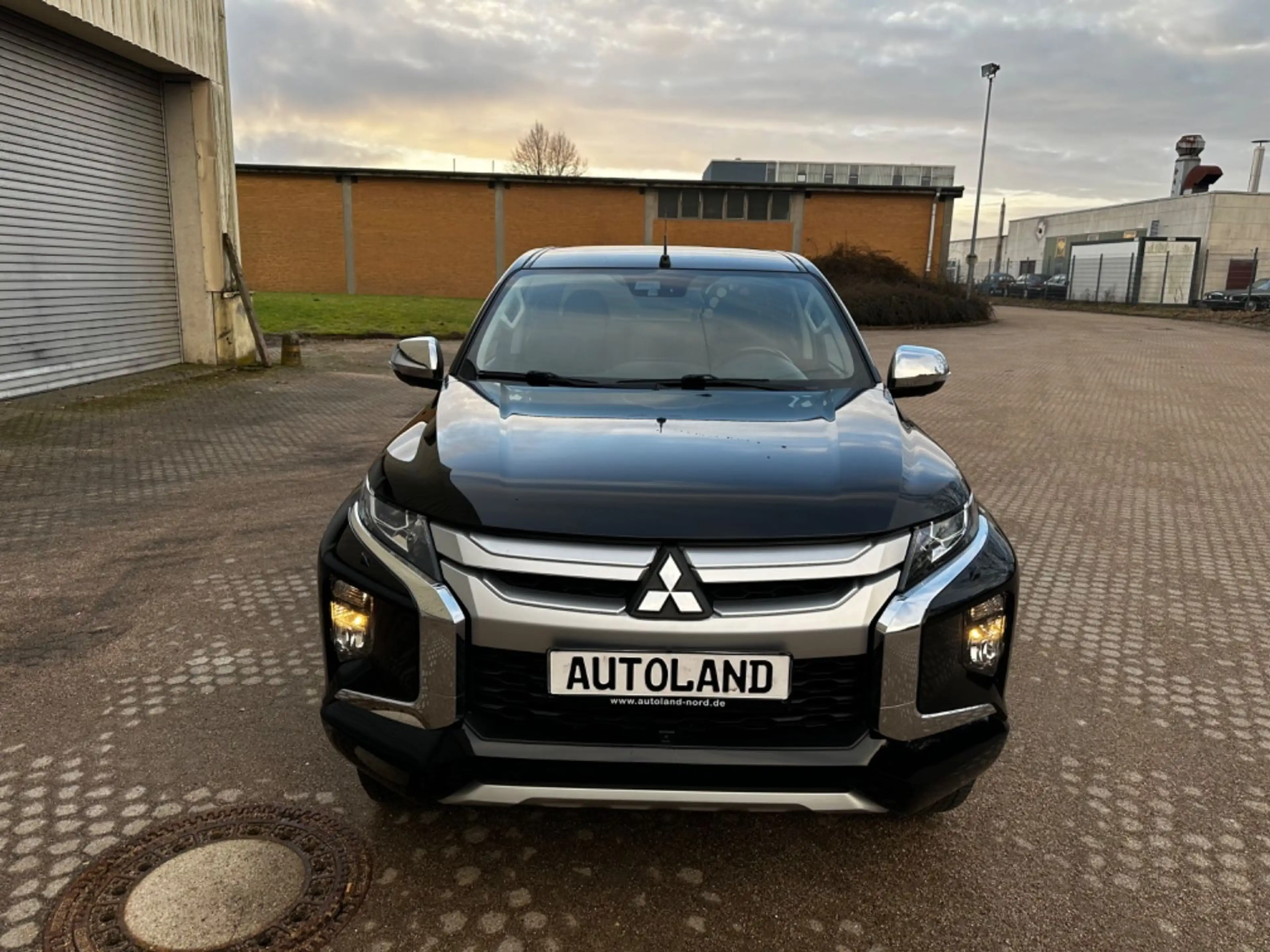 Mitsubishi L200 Automat*Top Doppelkabine 4WD*360°Kam*AHK* — photo 12