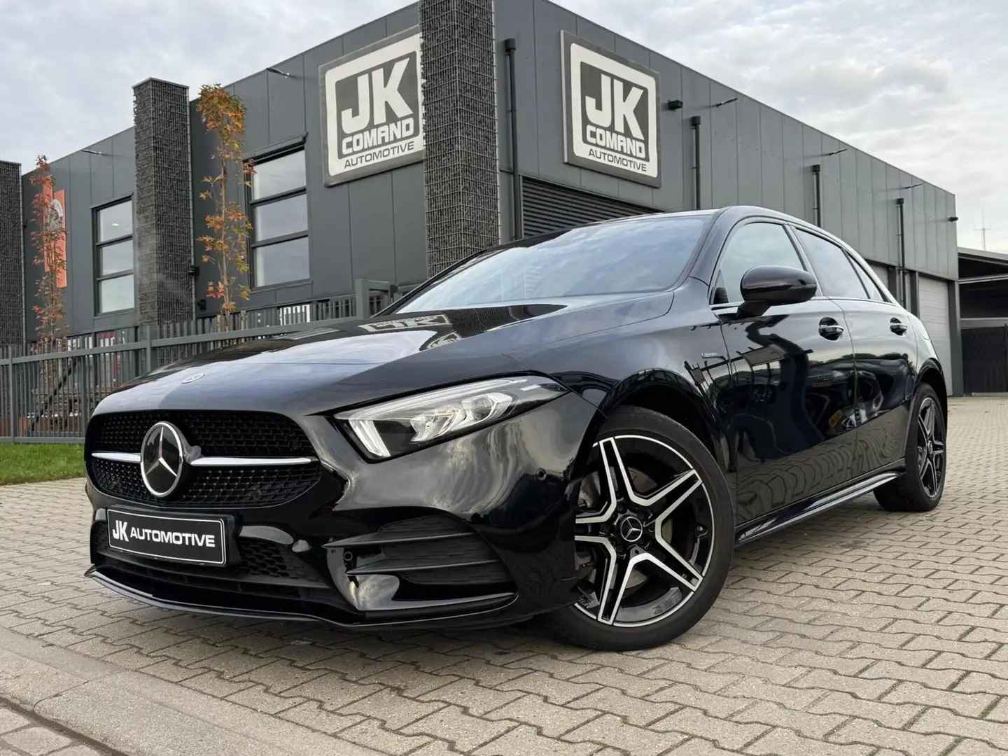 Mercedes-Benz A 250 250e AMG | Distronic | Widescreen | Ambient lights - 2