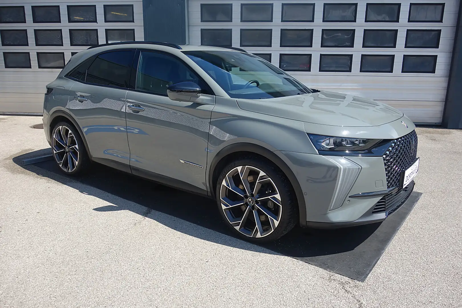 DS Automobiles DS 7 Crossback DS7 E-Tense 4x4 360 La Premiere 12,9kWh Aut. Grau - 1