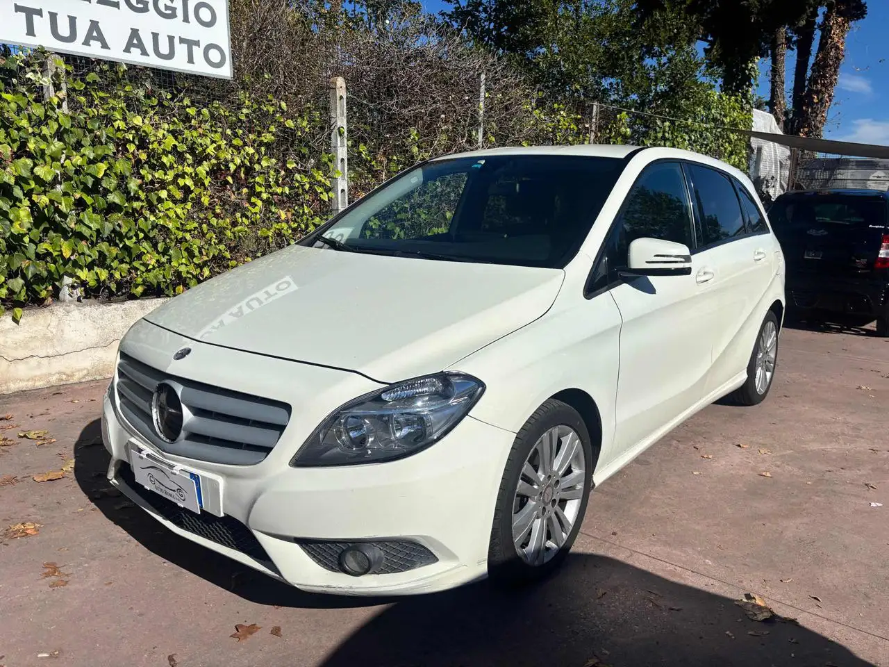 Mercedes-Benz B 180