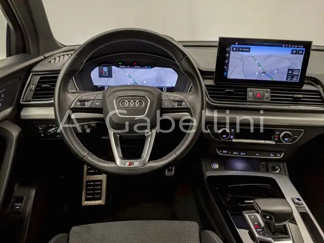 Audi Q5 view 7