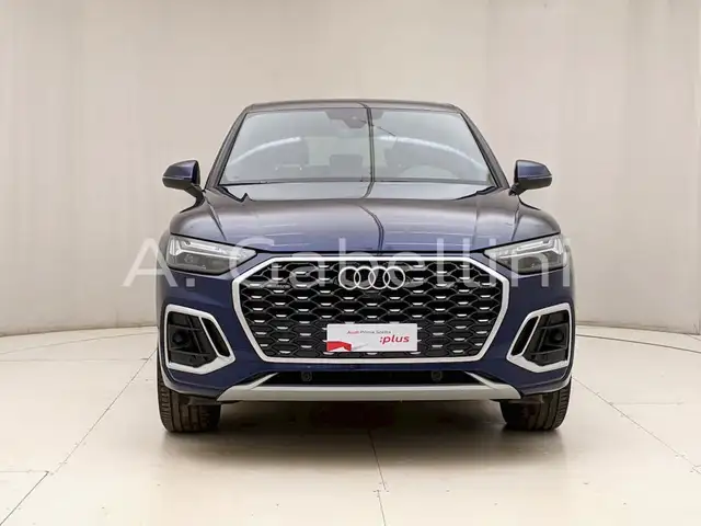 Audi Q5 view 2