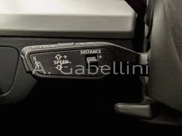Audi Q5 view 14