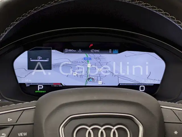 Audi Q5 view 8