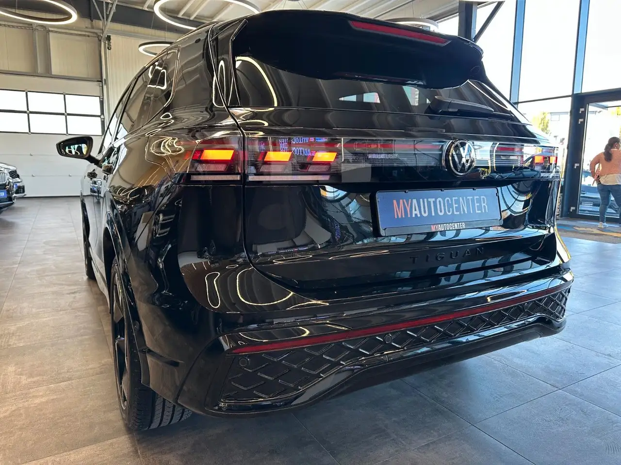 2026 Volkswagen Tiguan *R-LINE*MASSAGE*LKHZ*ACC*CARPLAY*LED, photograph 5