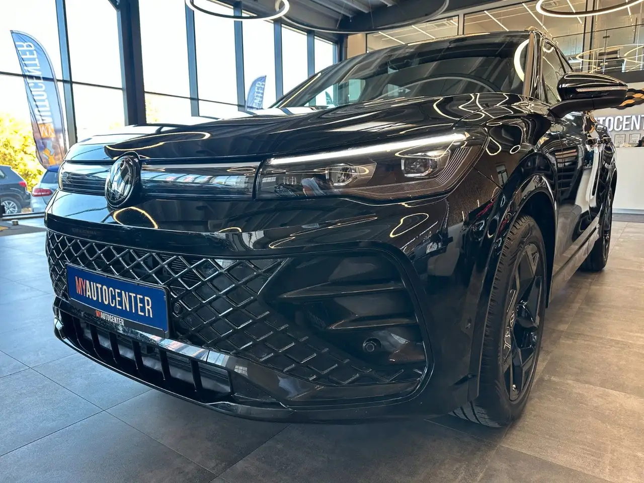 2026 Volkswagen Tiguan *R-LINE*MASSAGE*LKHZ*ACC*CARPLAY*LED, photograph 4