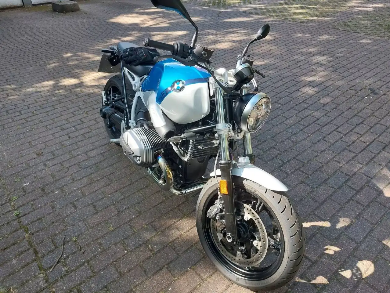 BMW R nineT