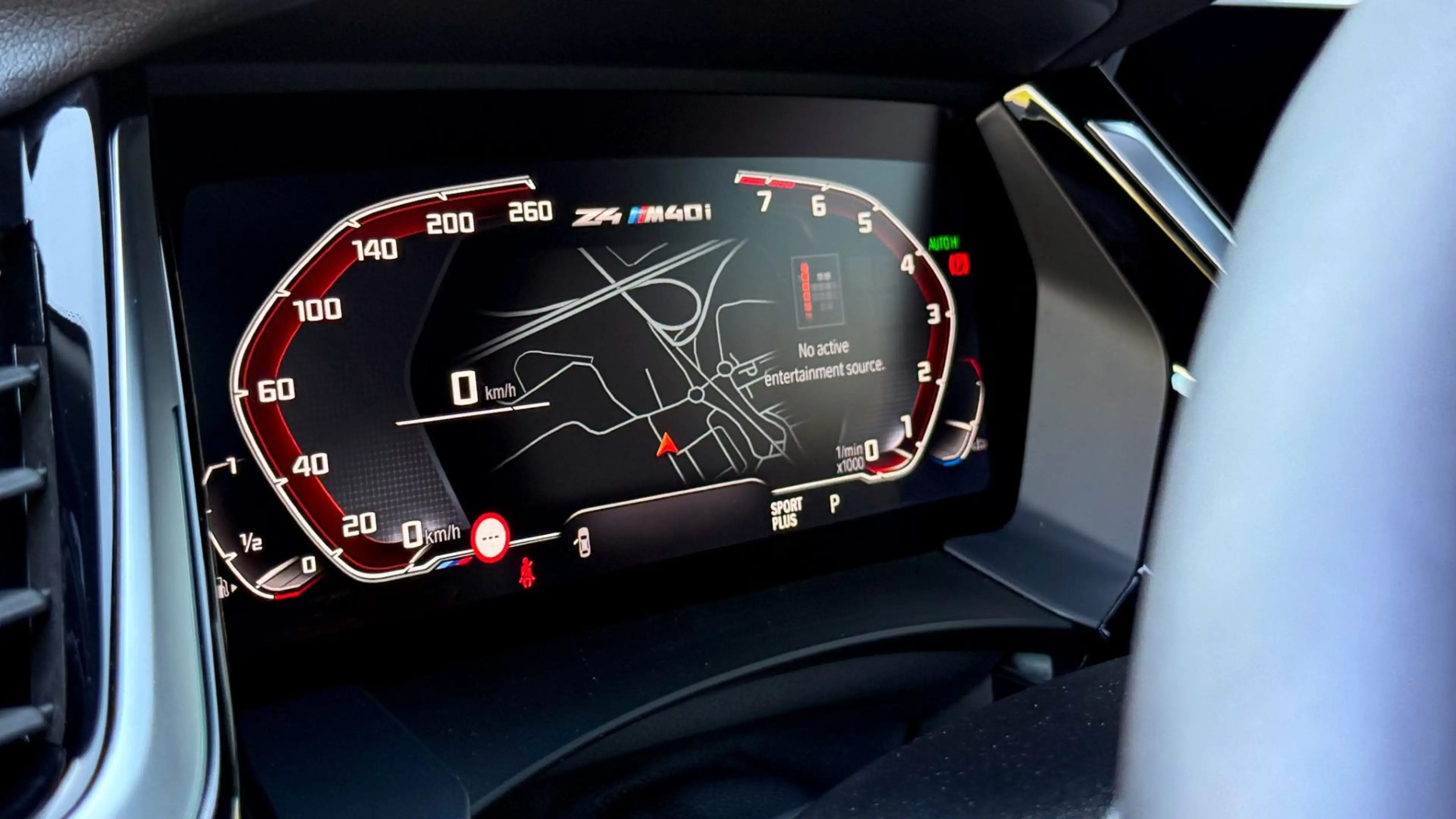 BMW Z4 sDrive M40i — photo 11