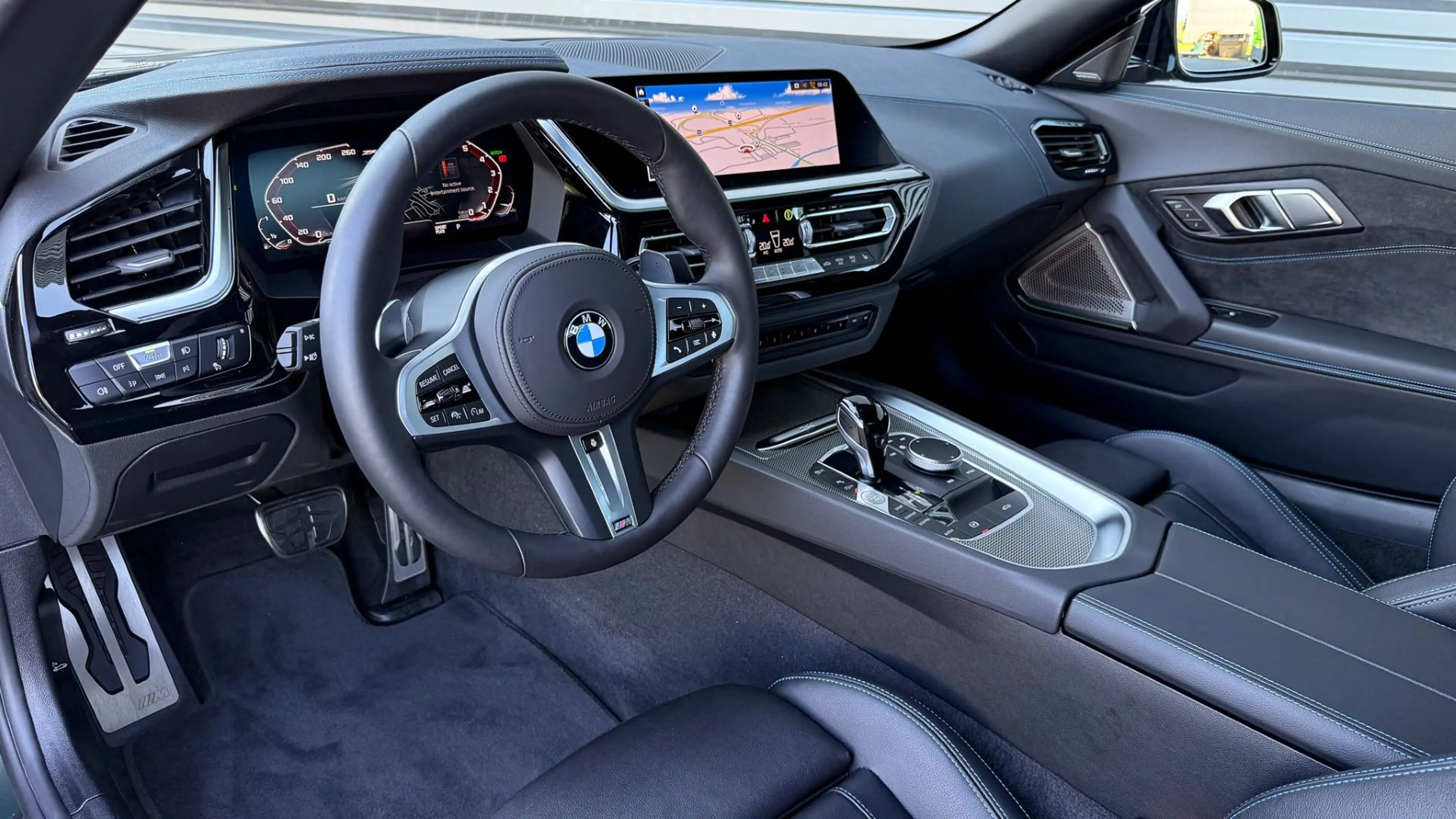 BMW Z4 sDrive M40i — photo 9