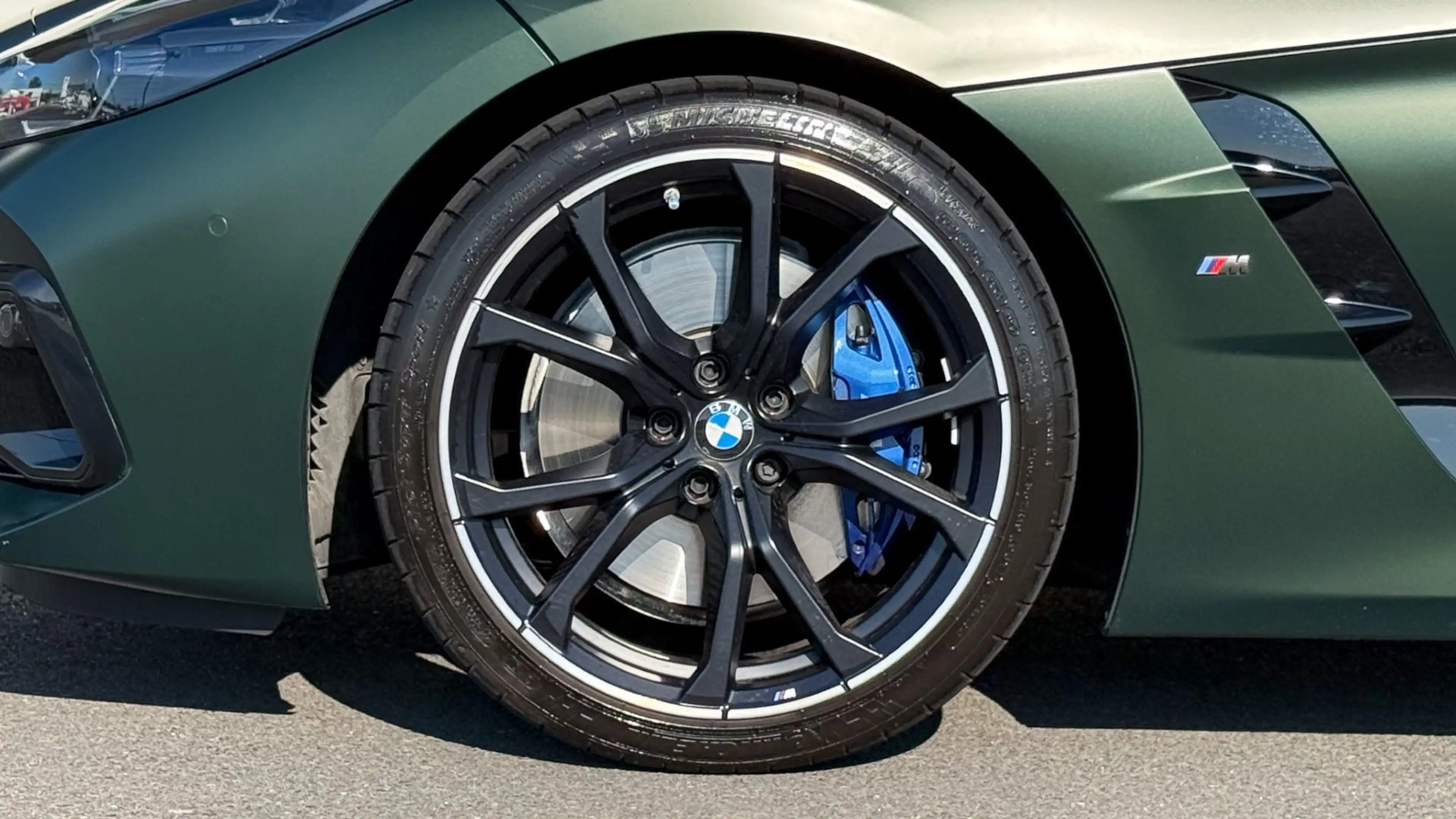 BMW Z4 sDrive M40i — photo 7