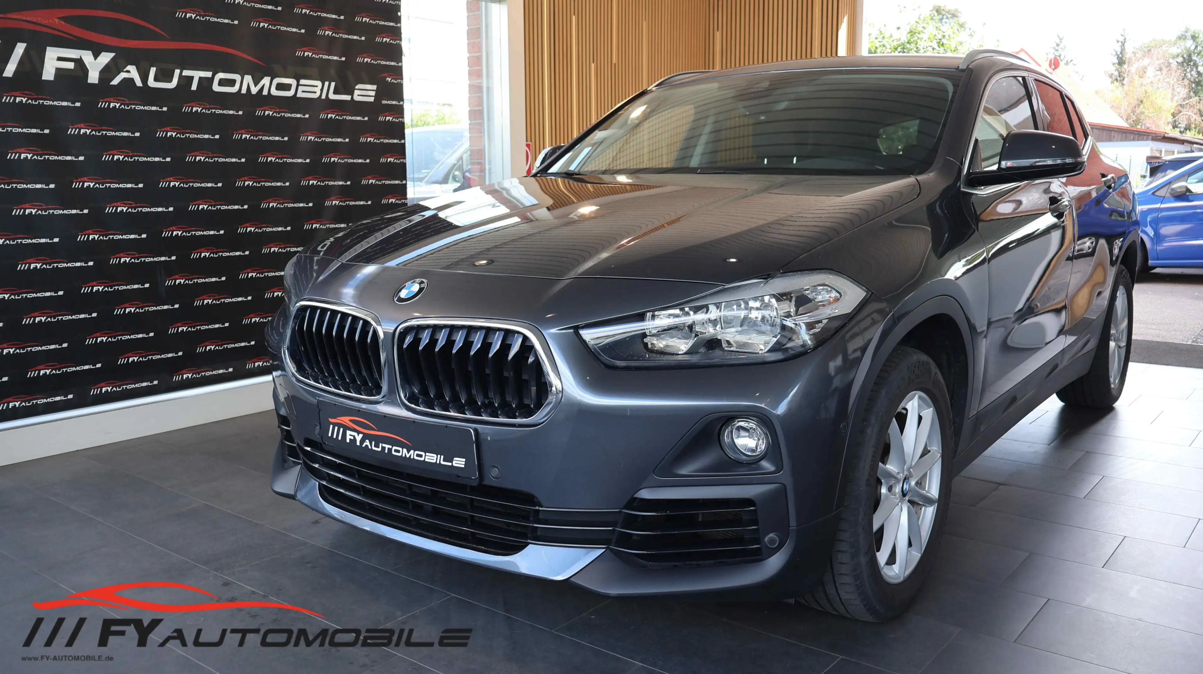 BMW X2 sDrive 20 i Advantage head-up stzheizung.