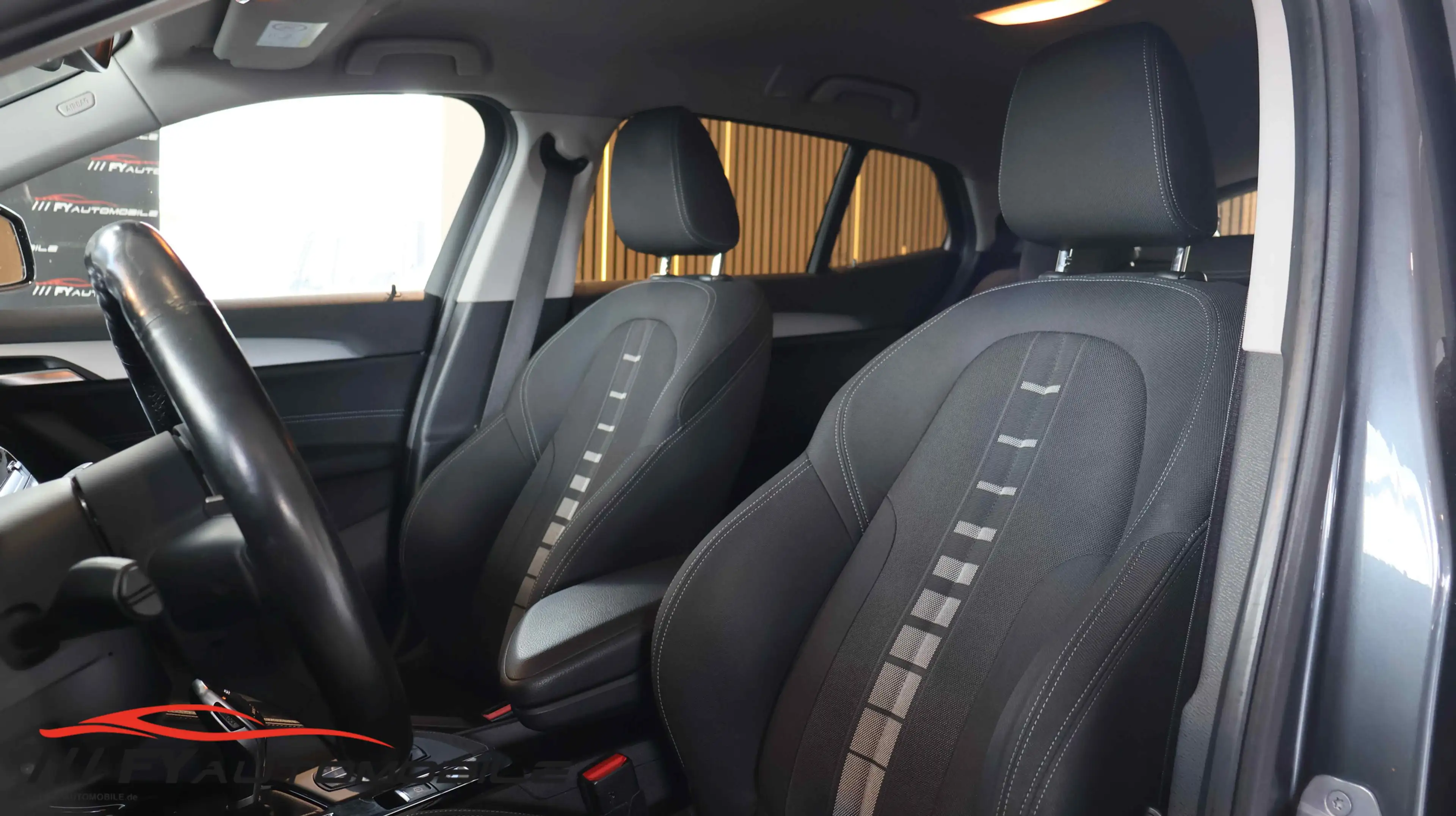 BMW X2 sDrive 20 i Advantage head-up stzheizung. — photo 6