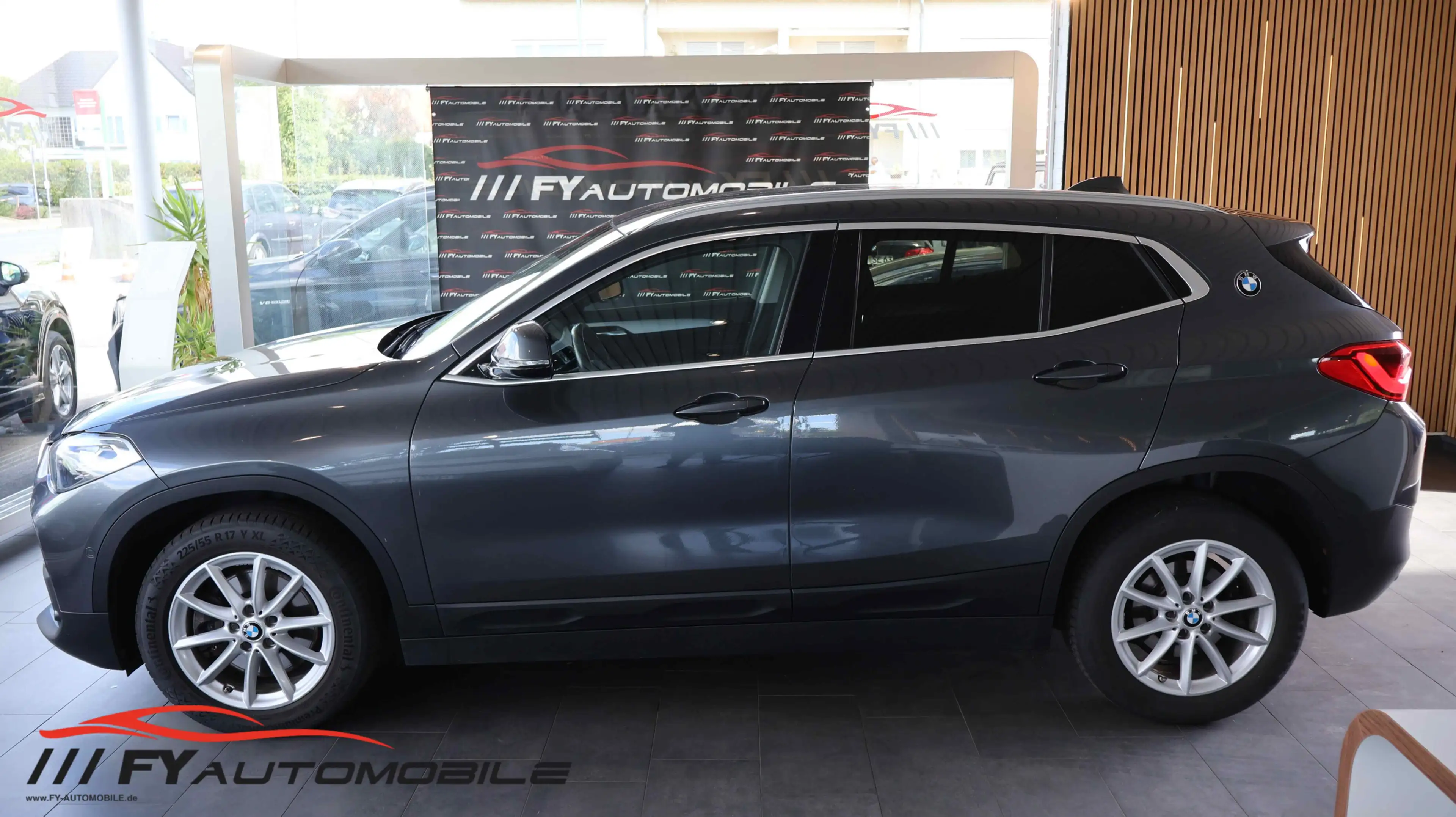 BMW X2 sDrive 20 i Advantage head-up stzheizung. — photo 9