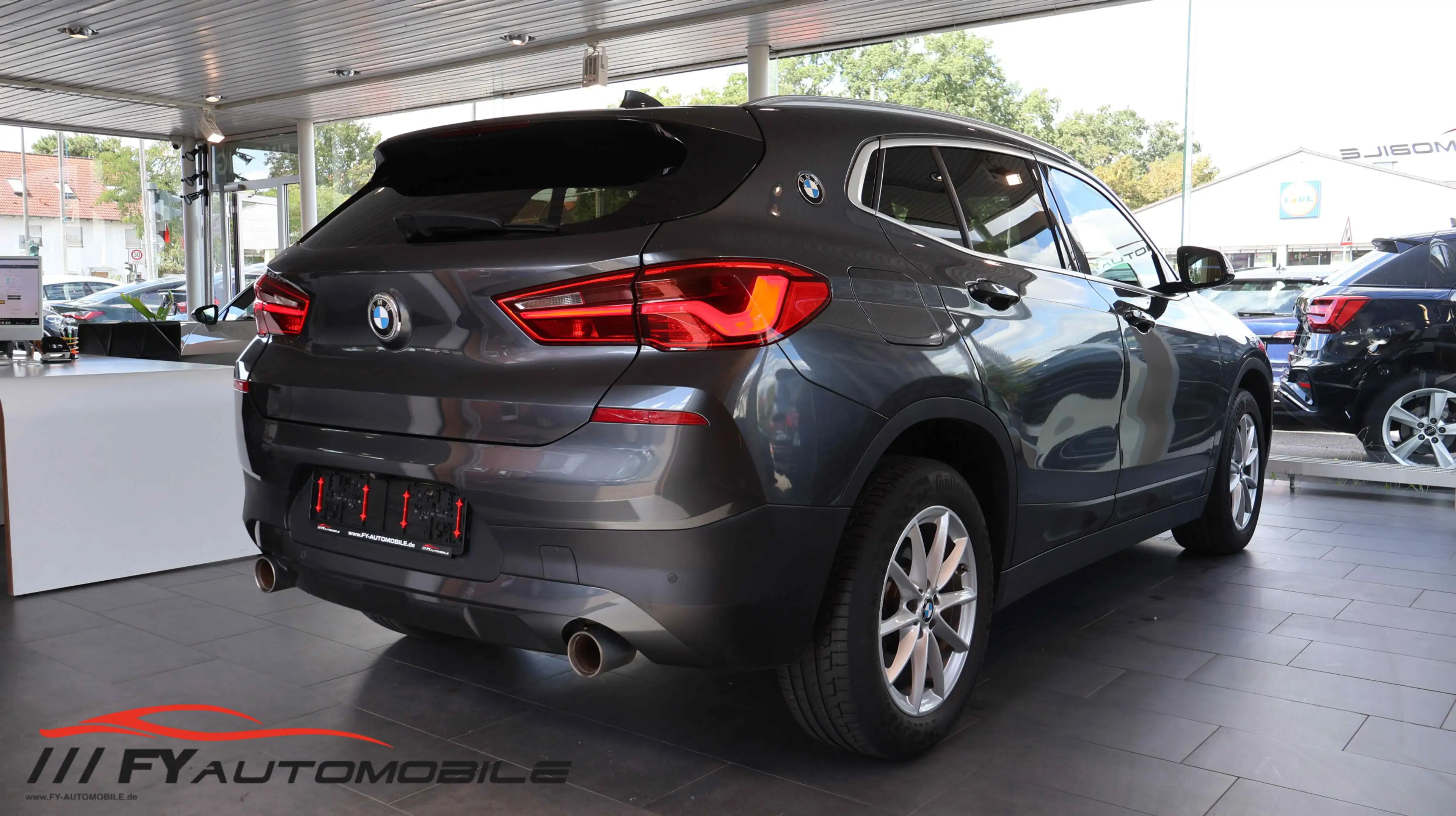 BMW X2 sDrive 20 i Advantage head-up stzheizung. — photo 12