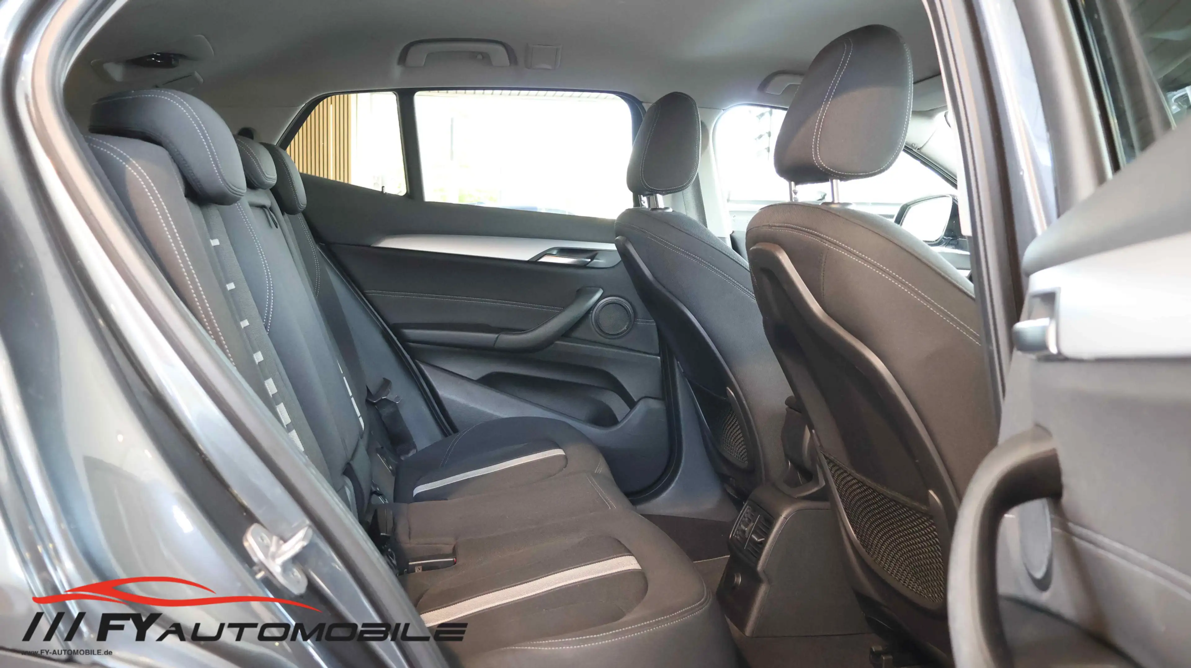 BMW X2 sDrive 20 i Advantage head-up stzheizung. — photo 15