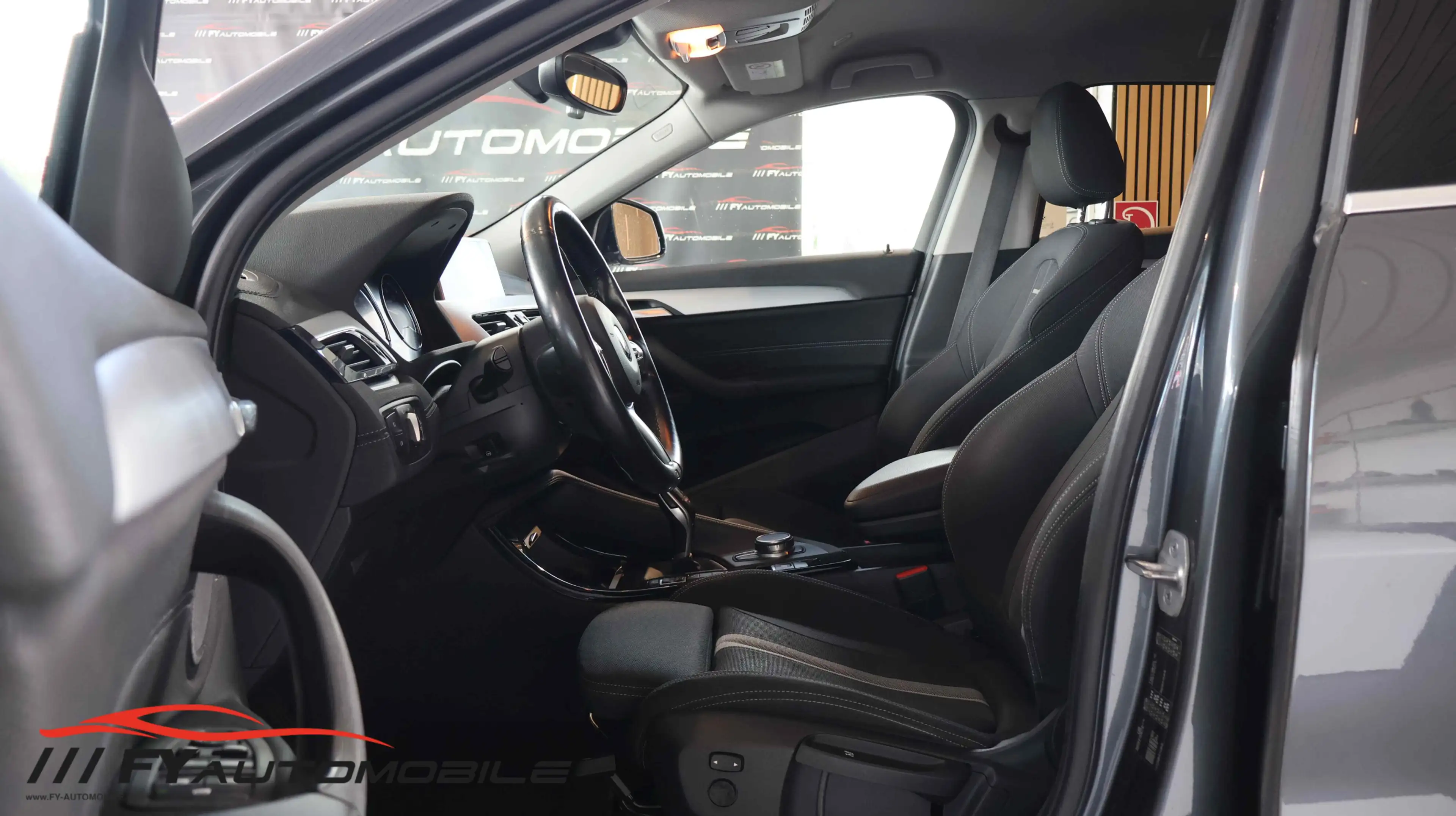 BMW X2 sDrive 20 i Advantage head-up stzheizung. — photo 4