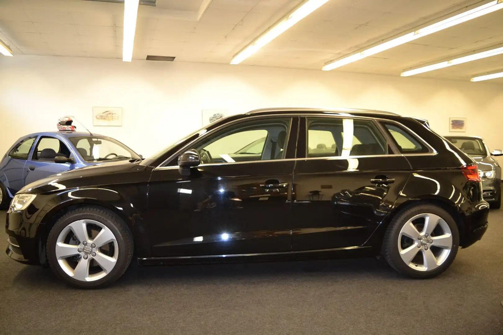 Audi A3 Sportback S-LINE SPORT PAKET (Facelift) Noir - 1