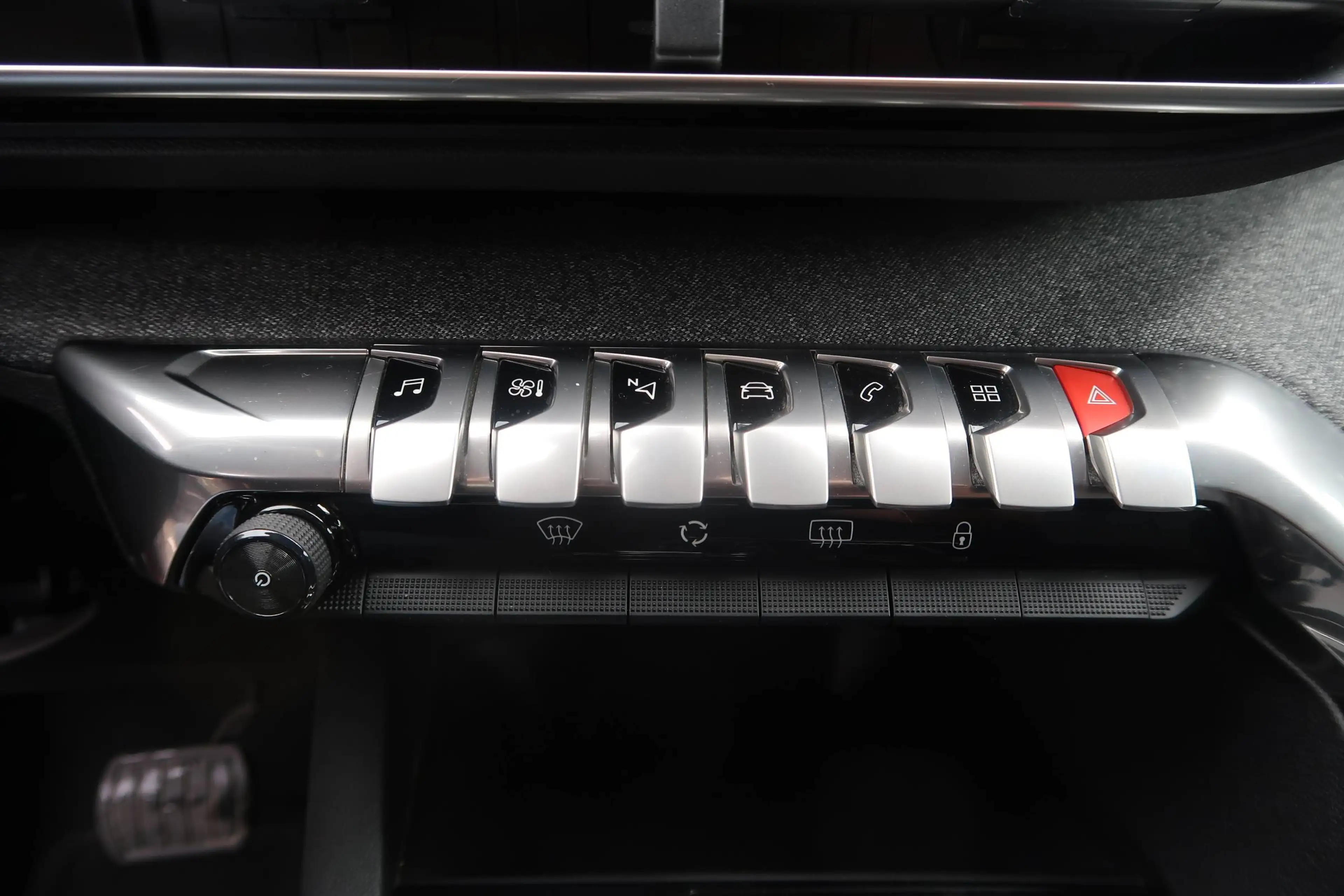 Peugeot 3008 Allure*Navi*Leder*Automatik* — photo 16