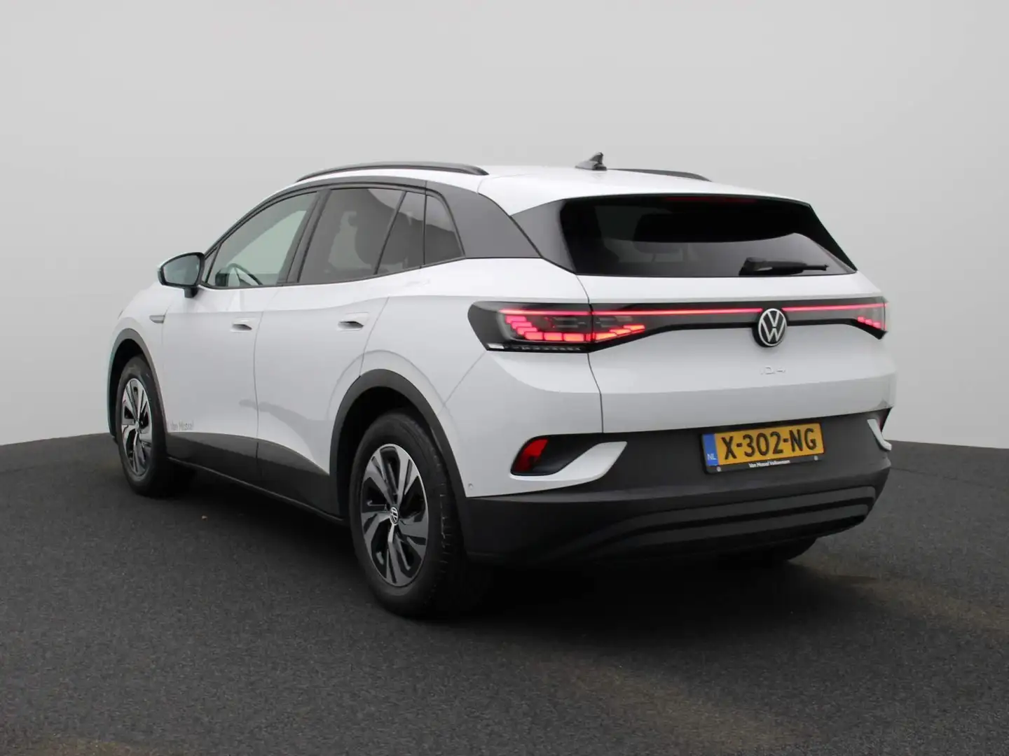 Volkswagen ID.4 Pure 52 kWh 148 PK DSG | Navigatie | Matrix-LED ko Wit - 2