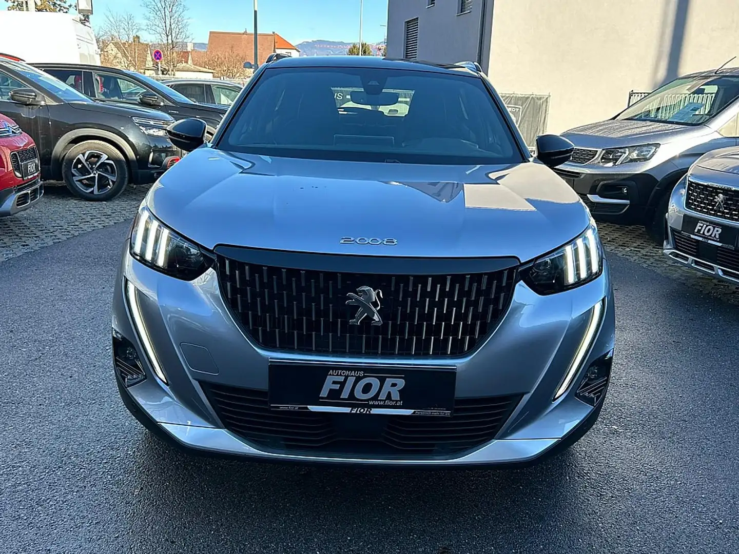Peugeot 2008 PureTech 130 6-Gang ''GT Line'' (G2481) Silber - 2