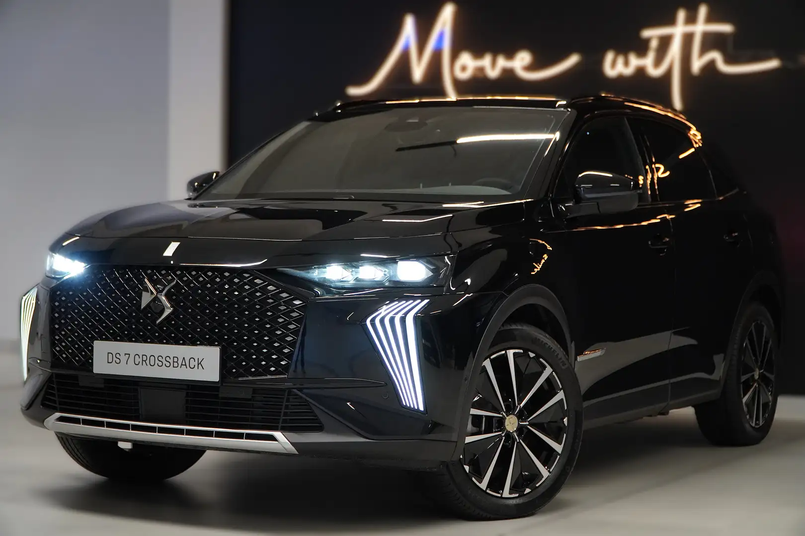 DS Automobiles DS 7 PLUG-IN HYBRID AWD 300 JULES VERNE Schwarz - 1